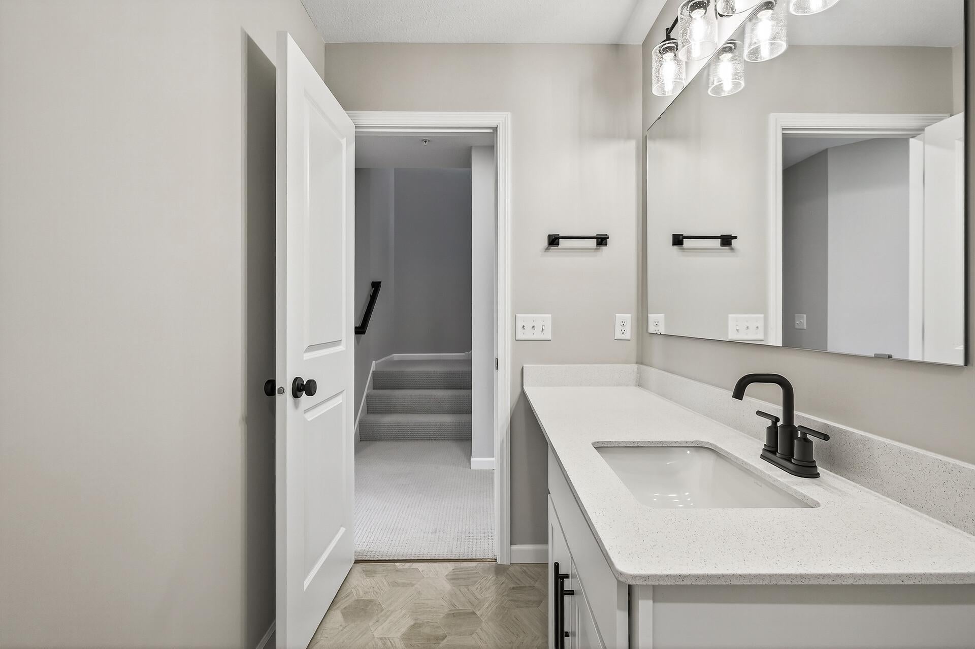 Saint Paul, Minnesota, 55116, United States, 4 Bedrooms Bedrooms, ,4 BathroomsBathrooms,Residential,Active,2003561