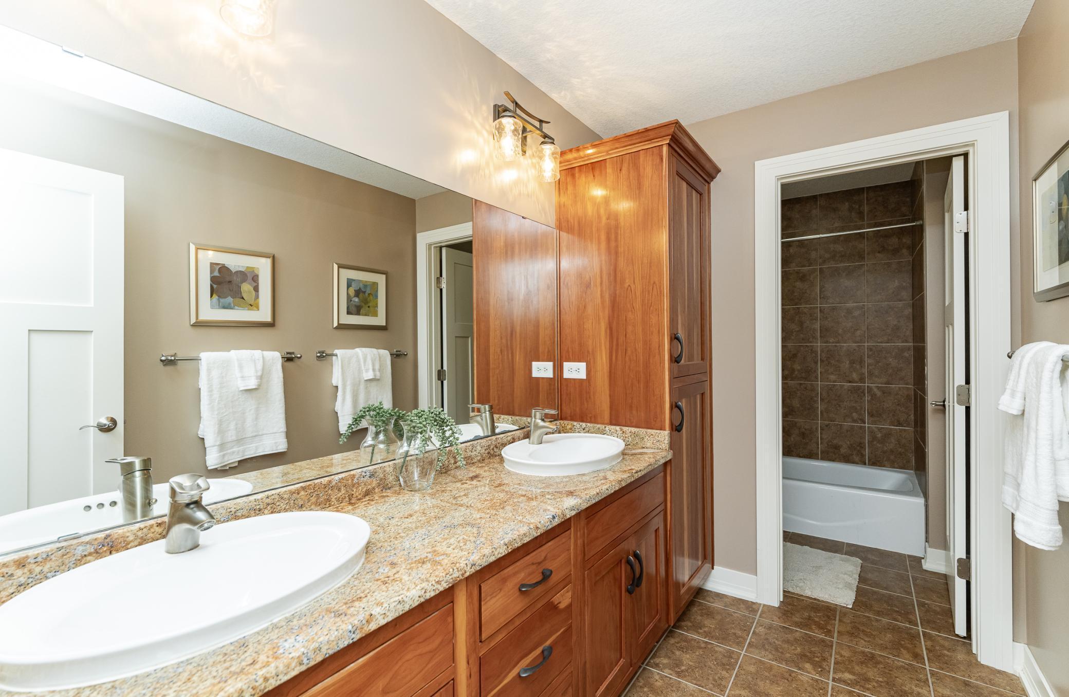 Rochester, Minnesota, 55902, United States, 6 Bedrooms Bedrooms, ,4 BathroomsBathrooms,Residential,Active,1888994