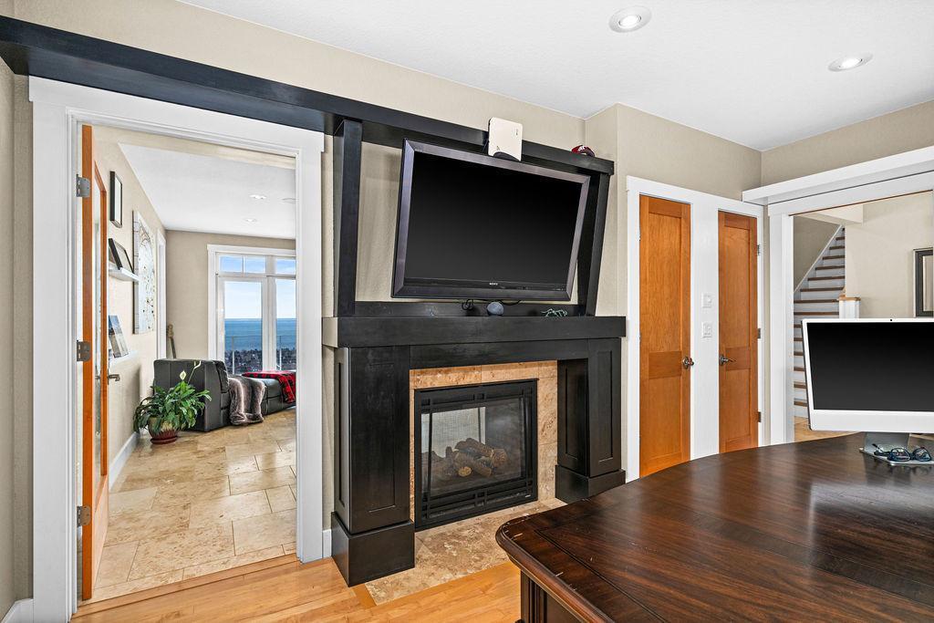 Duluth, Minnesota, 55804, United States, 5 Bedrooms Bedrooms, ,6 BathroomsBathrooms,Residential,Active,2014596