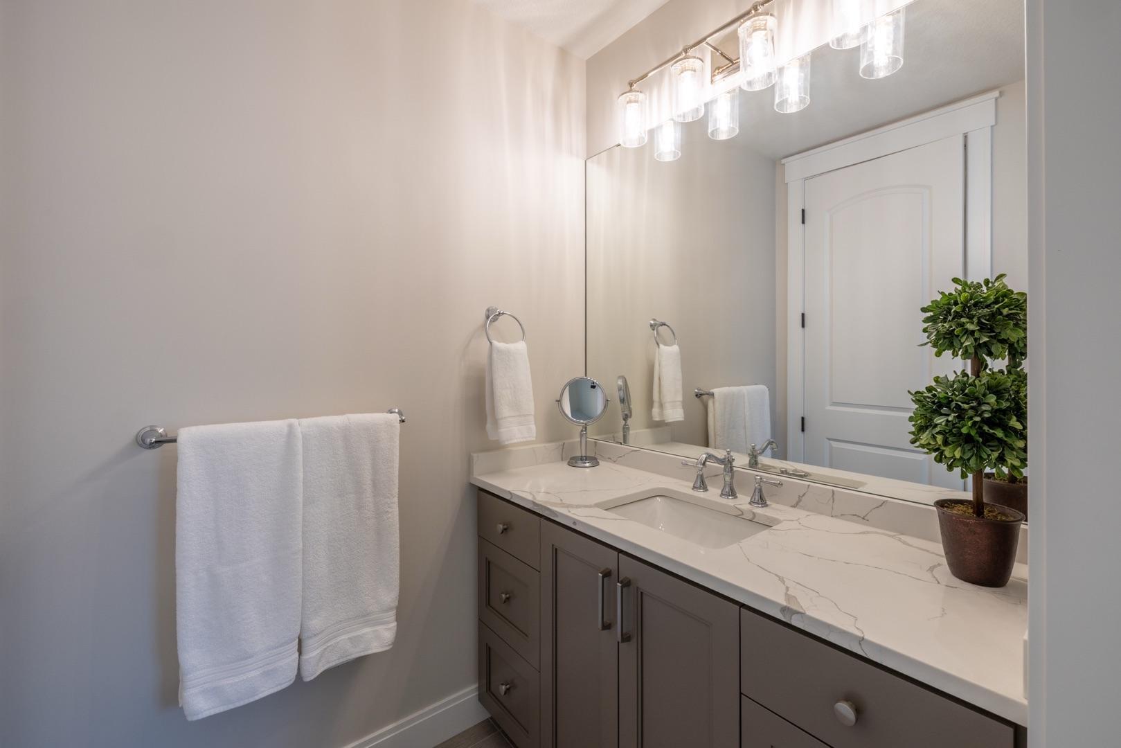 Rochester, Minnesota, 55902, United States, 4 Bedrooms Bedrooms, ,4 BathroomsBathrooms,Residential,Active,1853329