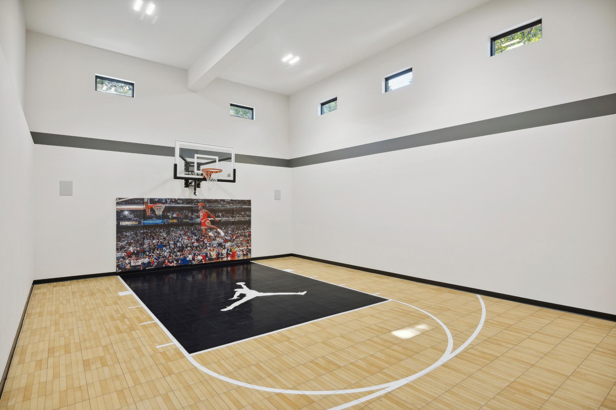 Minnetonka, Minnesota, 55305, United States, 5 Bedrooms Bedrooms, ,5 BathroomsBathrooms,Residential,Active,2006847