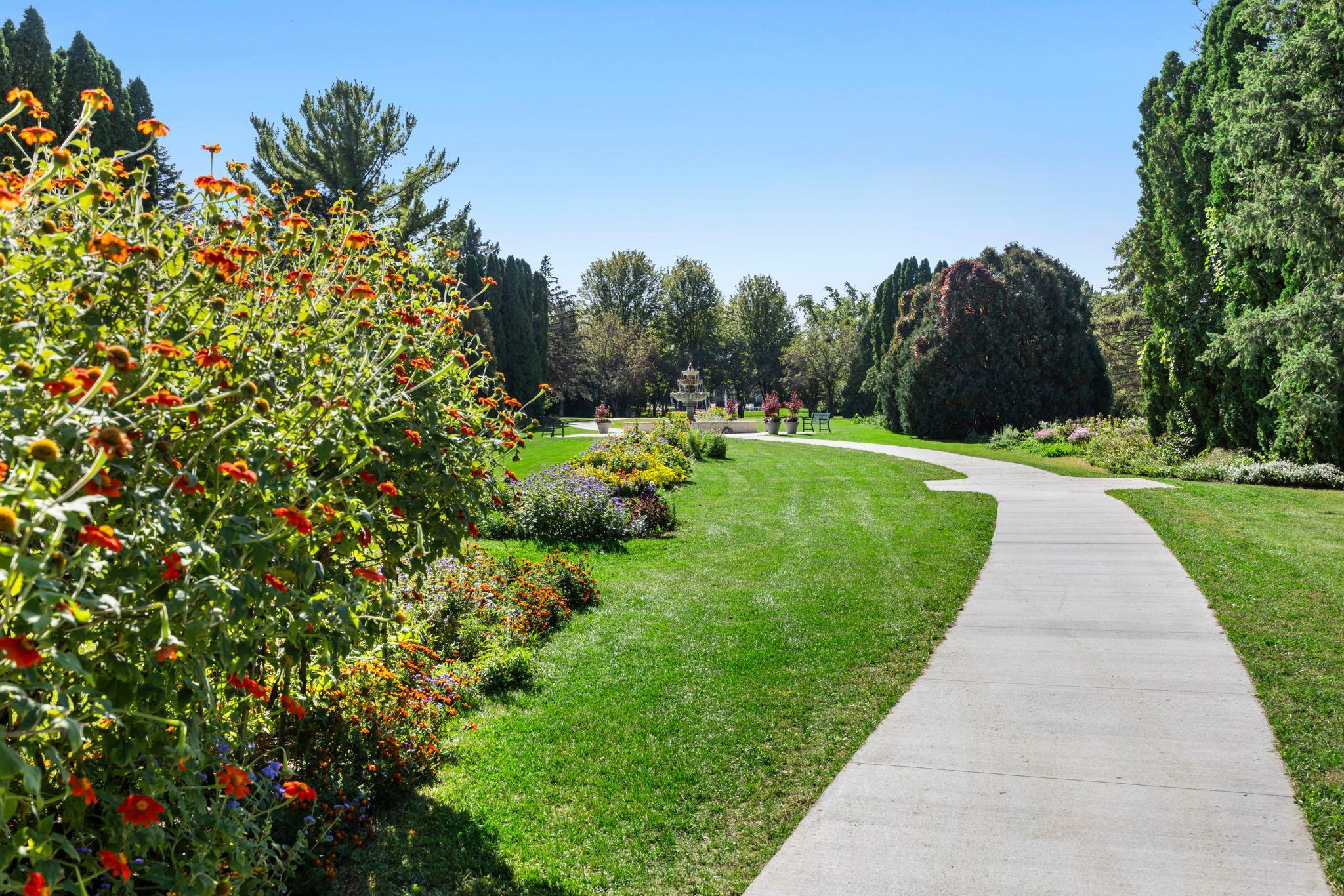 Minneapolis, Minnesota, 55435, United States, 5 Bedrooms Bedrooms, ,5 BathroomsBathrooms,Residential,Active,1944270