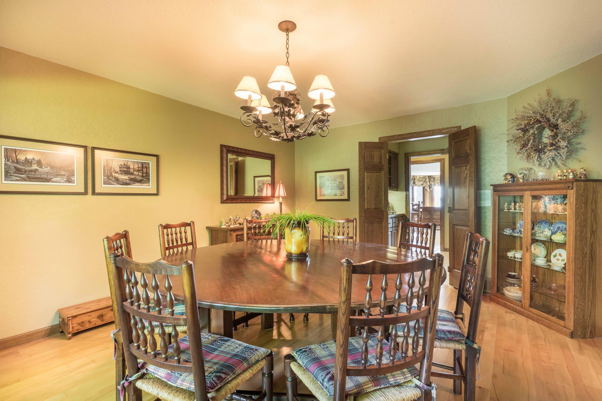 Alexandria, Minnesota, 56308, United States, 4 Bedrooms Bedrooms, ,6 BathroomsBathrooms,Residential,Active,1964256