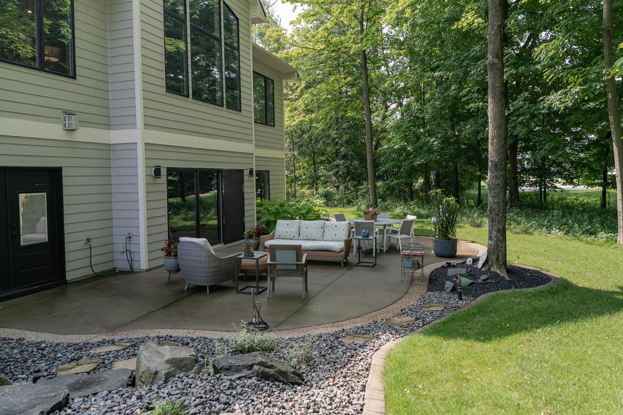 Rochester, Minnesota, 55902, United States, 4 Bedrooms Bedrooms, ,3 BathroomsBathrooms,Residential,Active,1905106