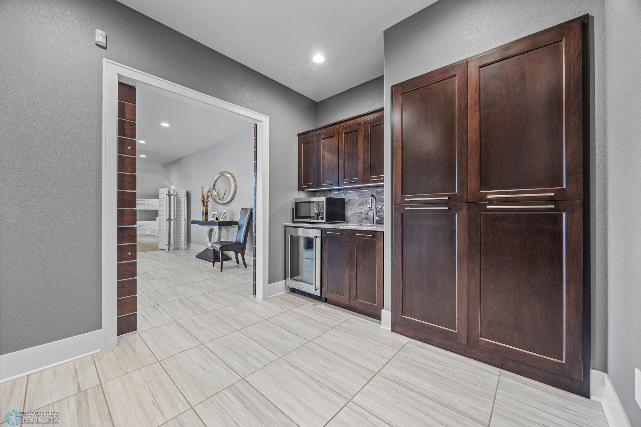 Fargo, North Dakota, 58104, United States, 5 Bedrooms Bedrooms, ,7 BathroomsBathrooms,Residential,Active,1941361