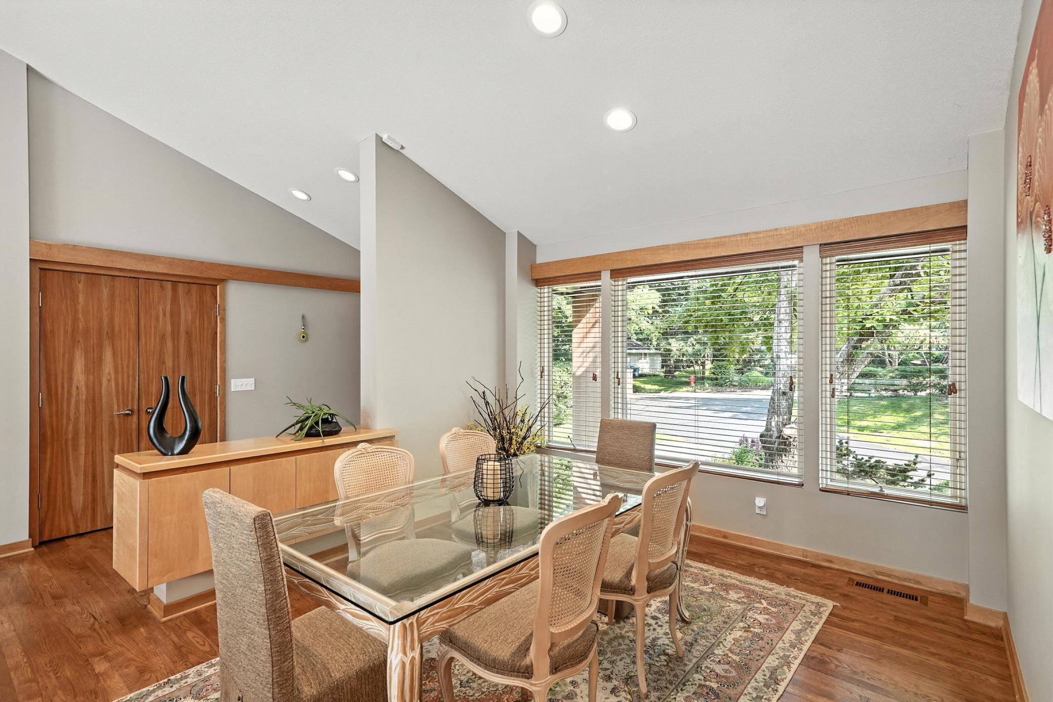 Minnetonka, Minnesota, 55345, United States, 5 Bedrooms Bedrooms, ,3 BathroomsBathrooms,Residential,Active,1971001