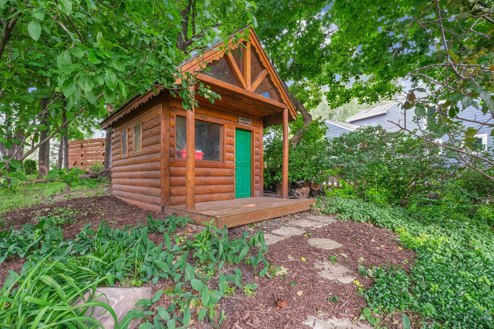 Eden Prairie, Minnesota, 55347, United States, ,4 BathroomsBathrooms,Residential,Active,1843432