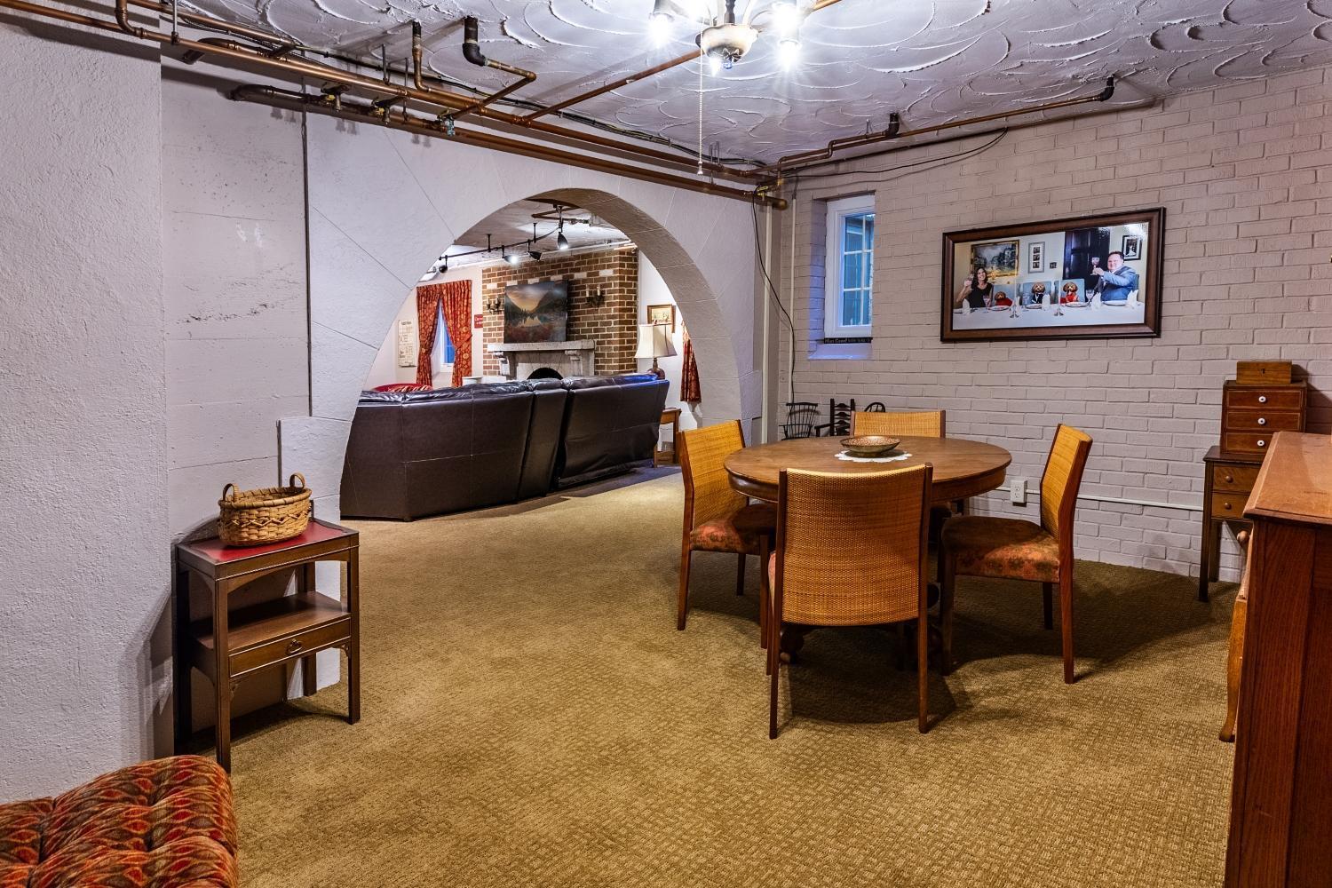 Winona, Minnesota, 55987, United States, 6 Bedrooms Bedrooms, ,6 BathroomsBathrooms,Residential,Active,1926925