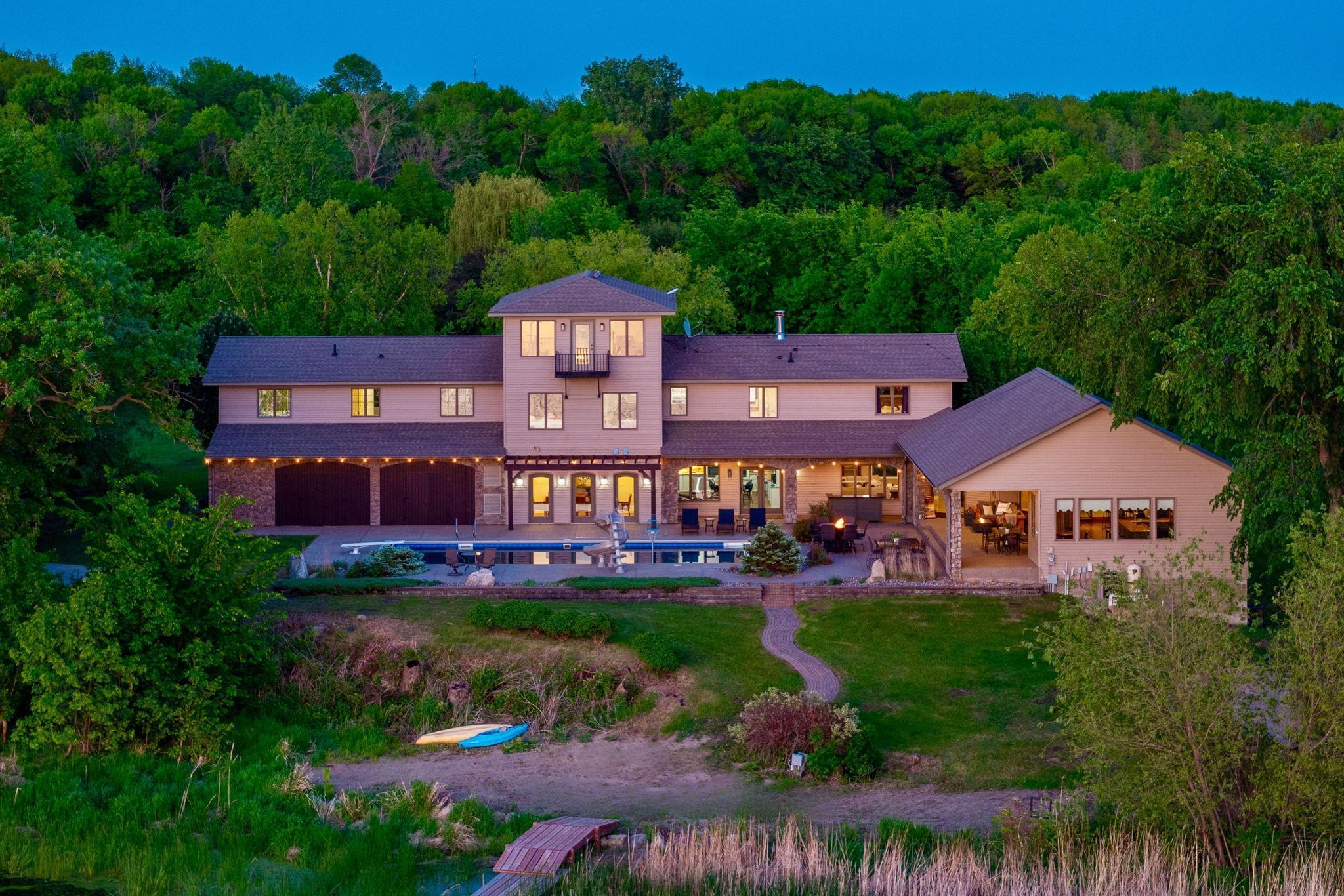 Elysian, Minnesota, 56028, United States, 6 Bedrooms Bedrooms, ,6 BathroomsBathrooms,Residential,Active,1831792