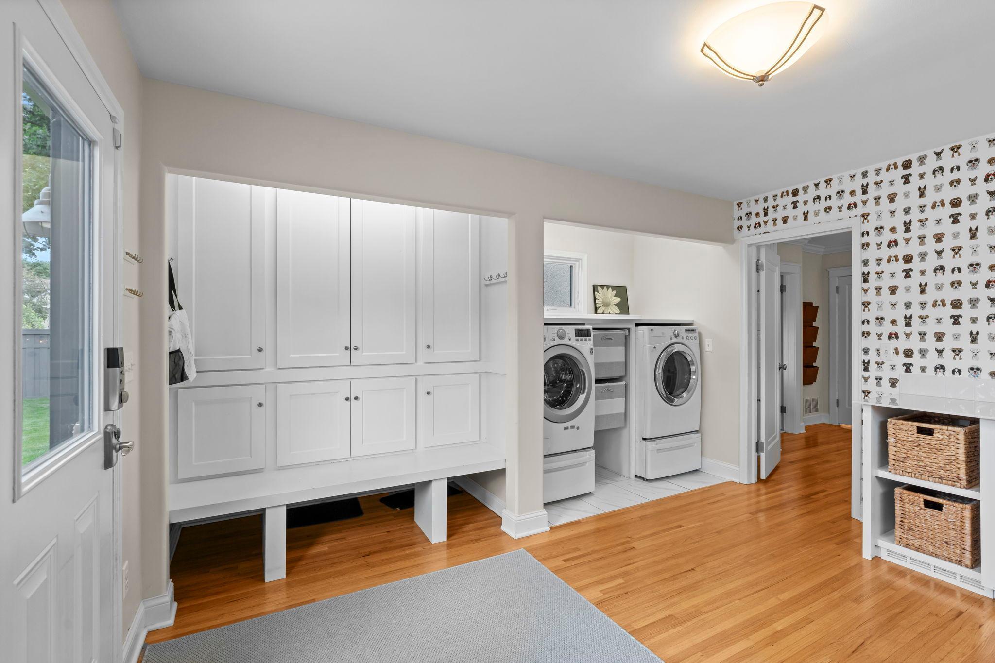 Saint Paul, Minnesota, 55116, United States, 4 Bedrooms Bedrooms, ,4 BathroomsBathrooms,Residential,Pending,1941368