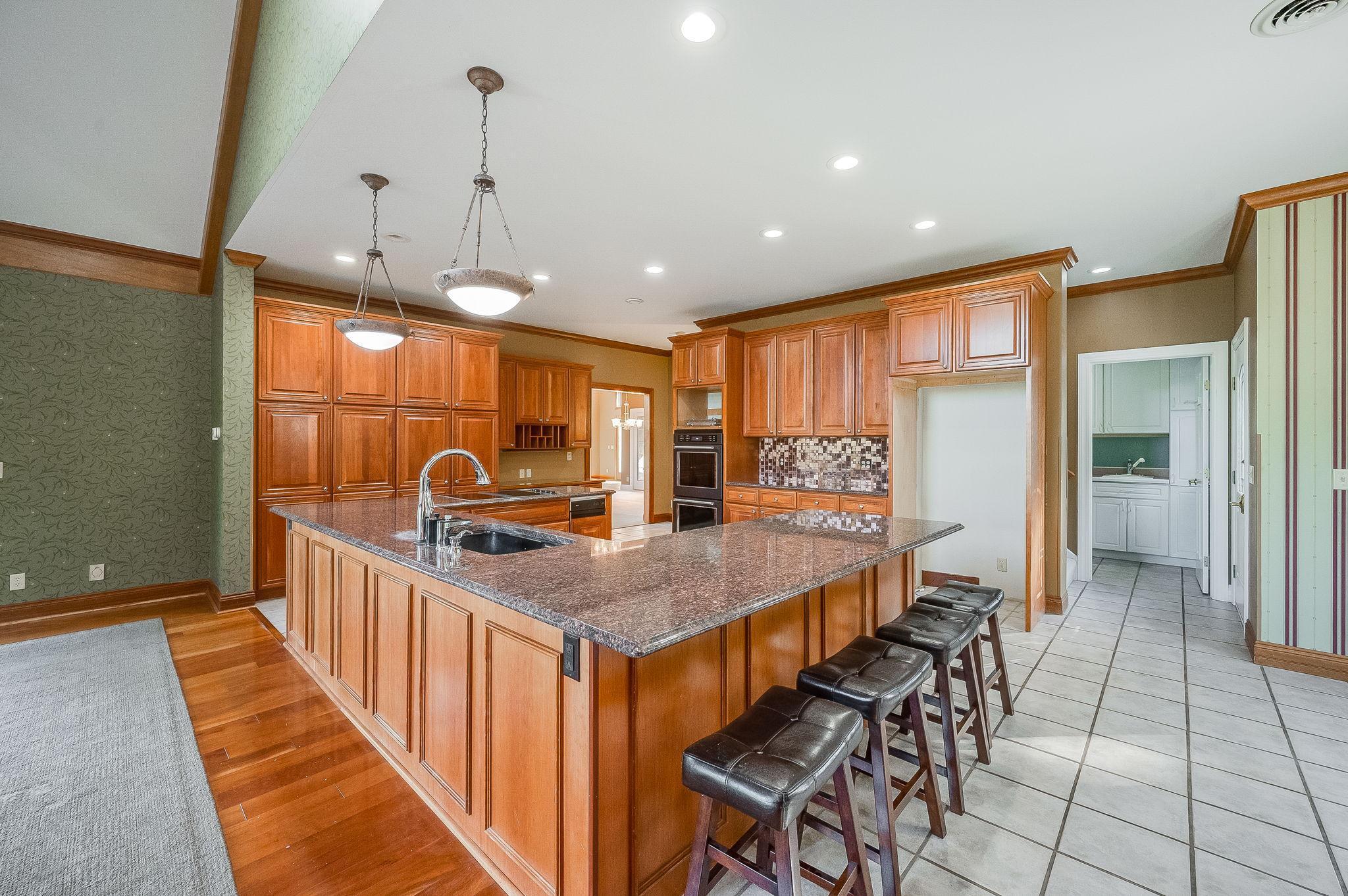 Fairmont, Minnesota, 56031, United States, 5 Bedrooms Bedrooms, ,6 BathroomsBathrooms,Residential,Active,1953012