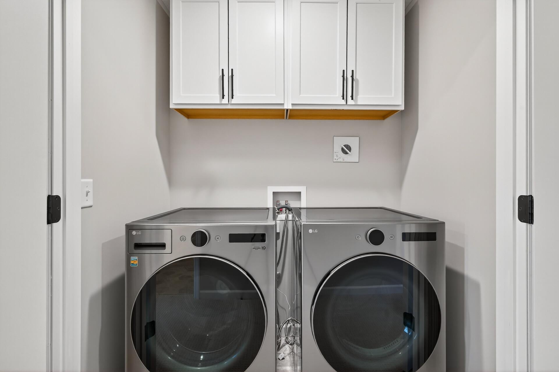 Saint Paul, Minnesota, 55116, United States, 4 Bedrooms Bedrooms, ,4 BathroomsBathrooms,Residential,Active,2003561