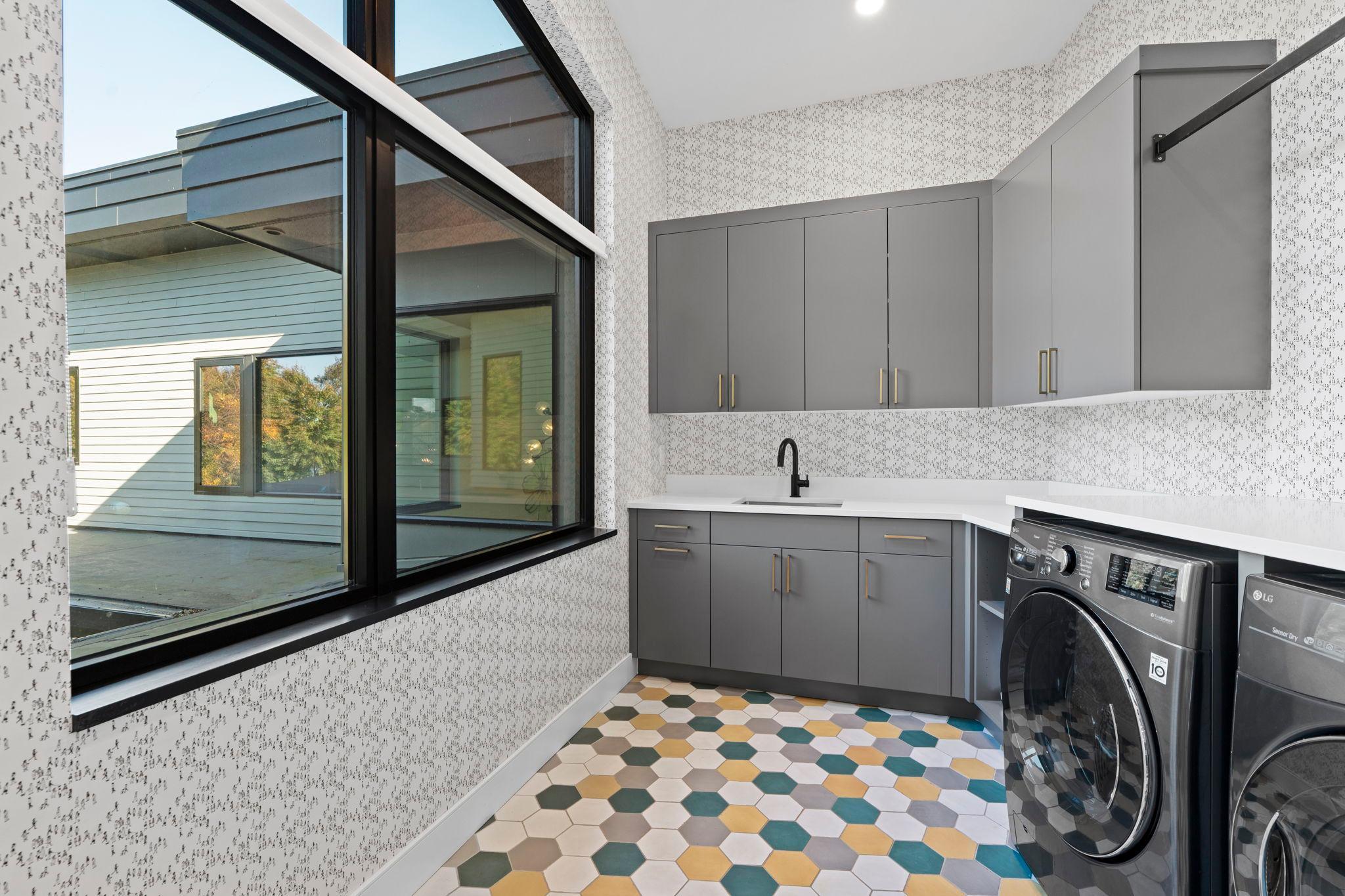 Shakopee, Minnesota, 55379, United States, 5 Bedrooms Bedrooms, ,5 BathroomsBathrooms,Residential,Active,1964254