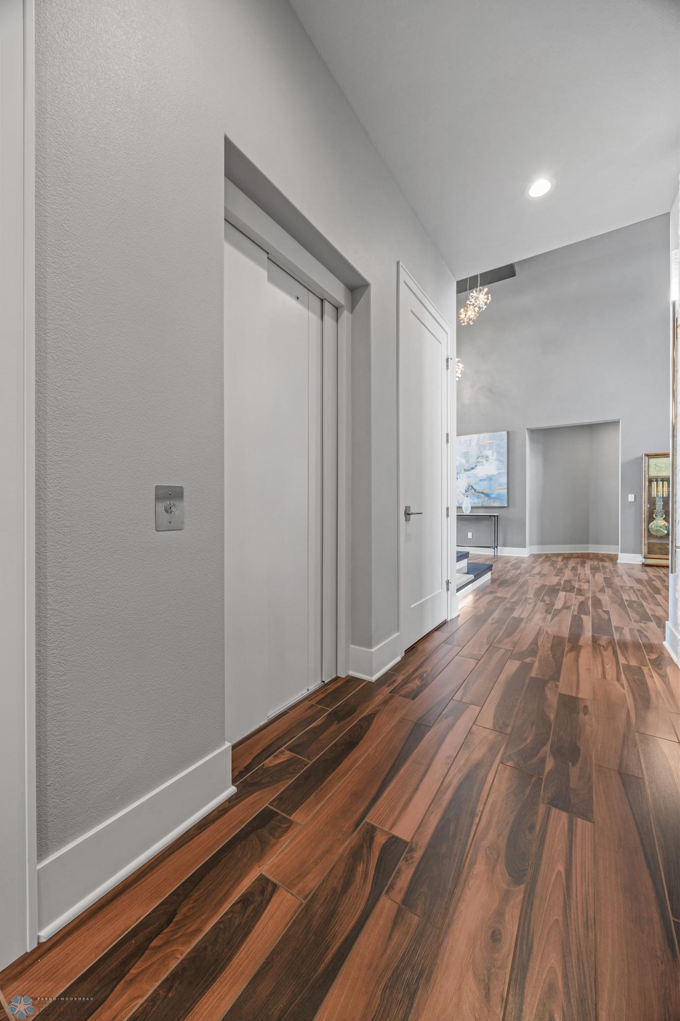 Fargo, North Dakota, 58104, United States, 5 Bedrooms Bedrooms, ,7 BathroomsBathrooms,Residential,Active,1941361