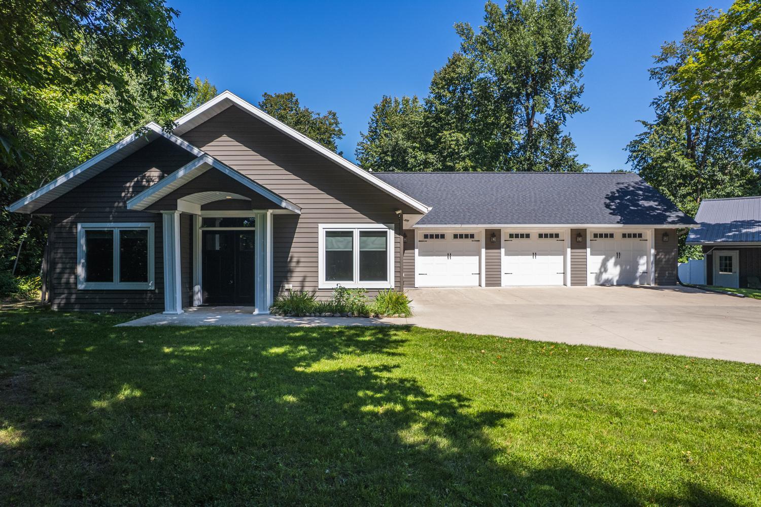 Pelican Rapids, Minnesota, 56572, United States, 5 Bedrooms Bedrooms, ,3 BathroomsBathrooms,Residential,Active,1927674