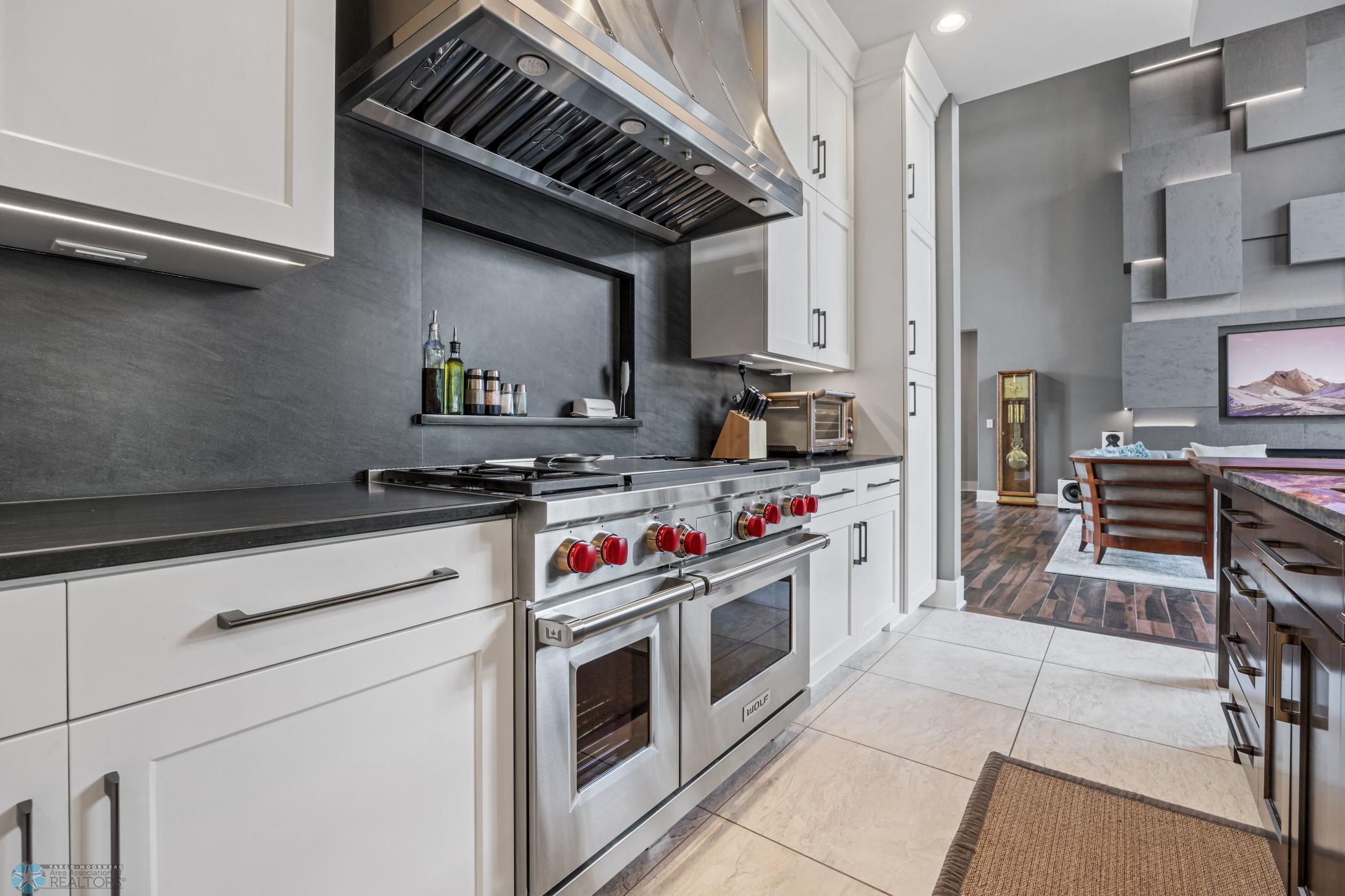 Fargo, North Dakota, 58104, United States, 5 Bedrooms Bedrooms, ,7 BathroomsBathrooms,Residential,Active,1941361