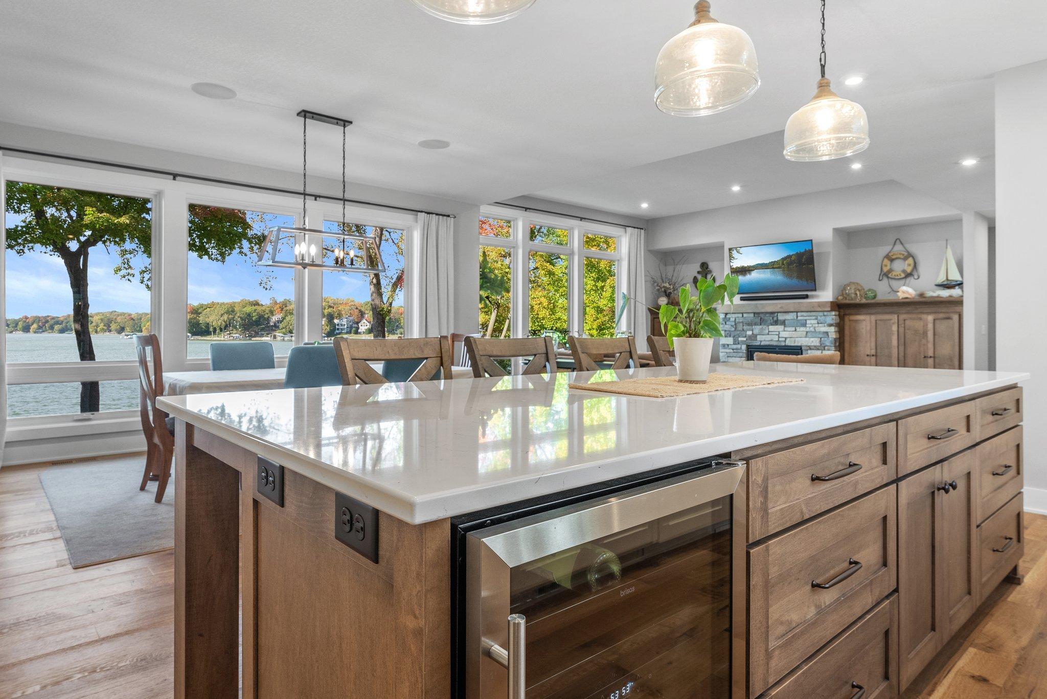 Wayzata, Minnesota, 55391, United States, 3 Bedrooms Bedrooms, ,3 BathroomsBathrooms,Residential,Active,2018191