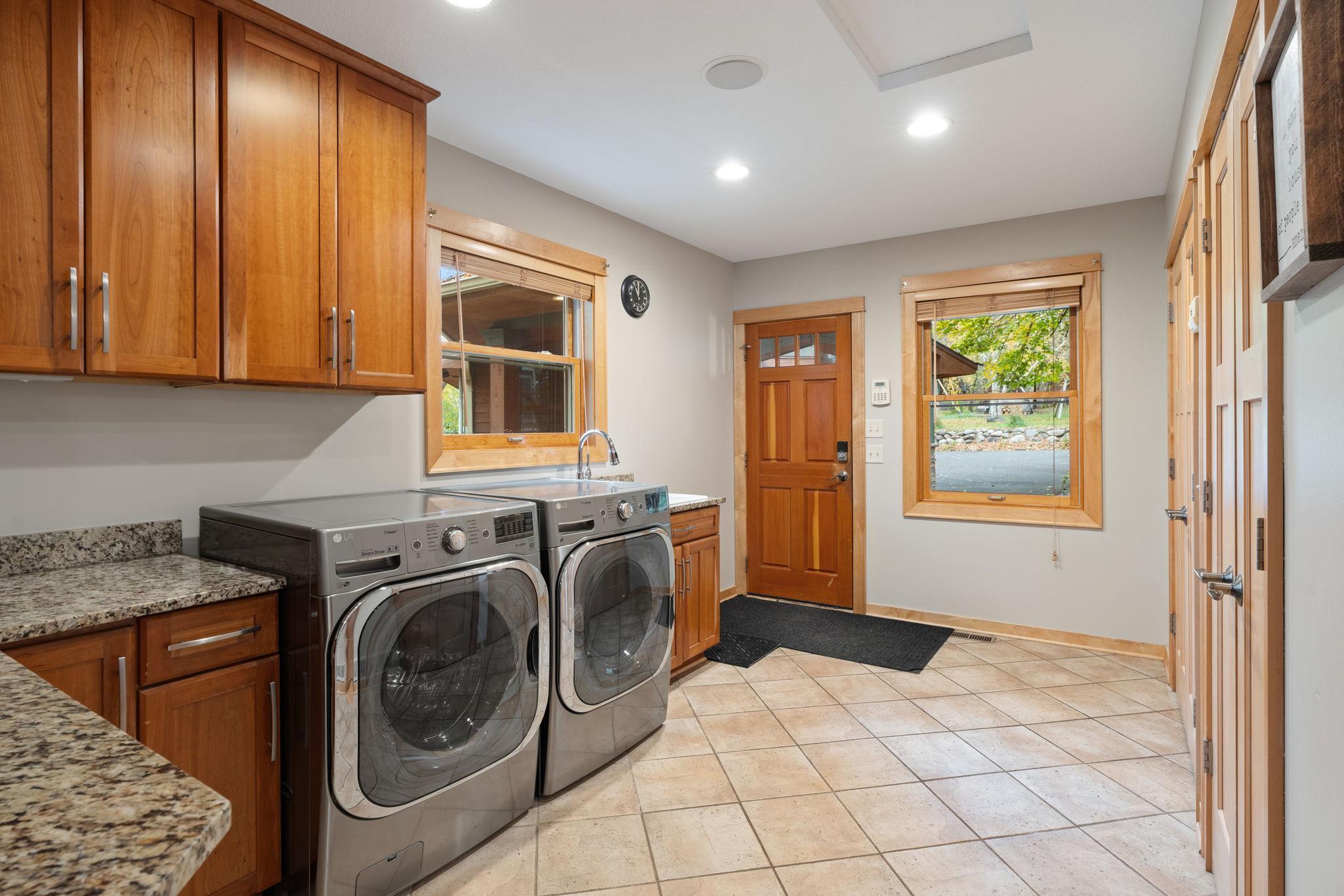 Arden Hills, Minnesota, 55112, United States, 4 Bedrooms Bedrooms, ,3 BathroomsBathrooms,Residential,Active,1973290