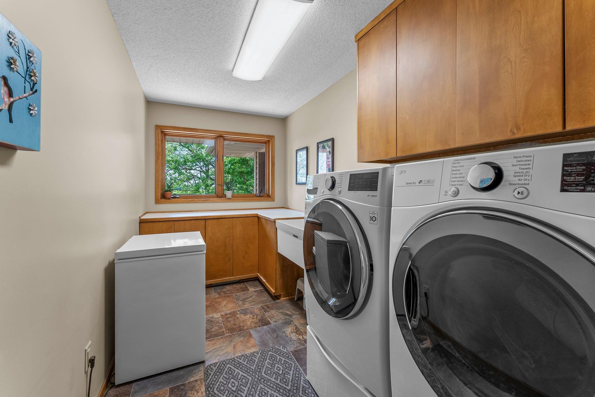 Northfield, Minnesota, 55057, United States, ,3 BathroomsBathrooms,Residential,Active,1843421