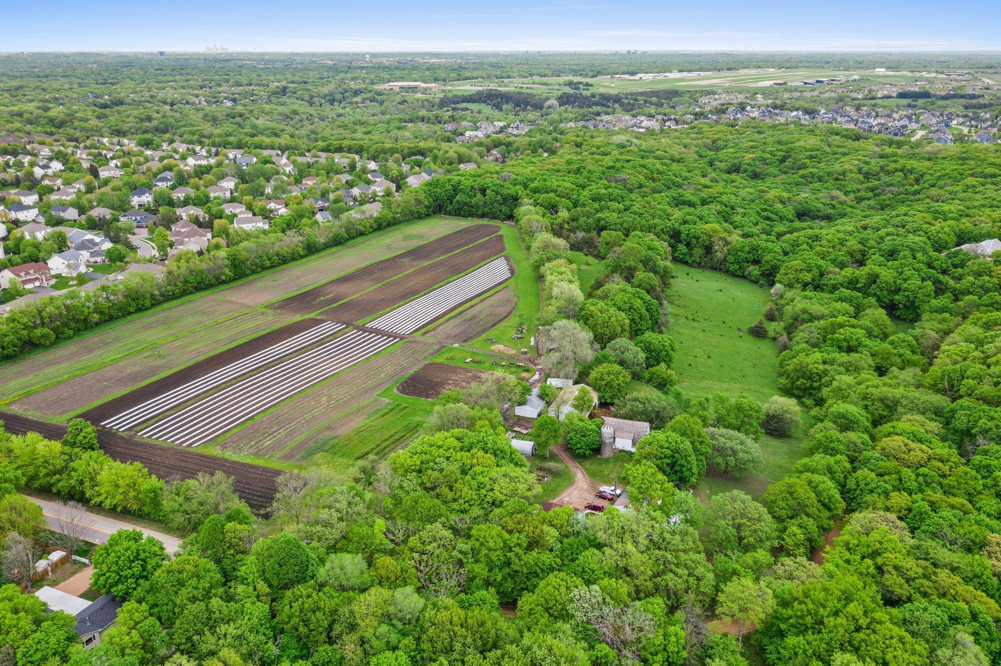 Eden Prairie, Minnesota, 55347, United States, 3 Bedrooms Bedrooms, ,4 BathroomsBathrooms,Residential,Active,1929417
