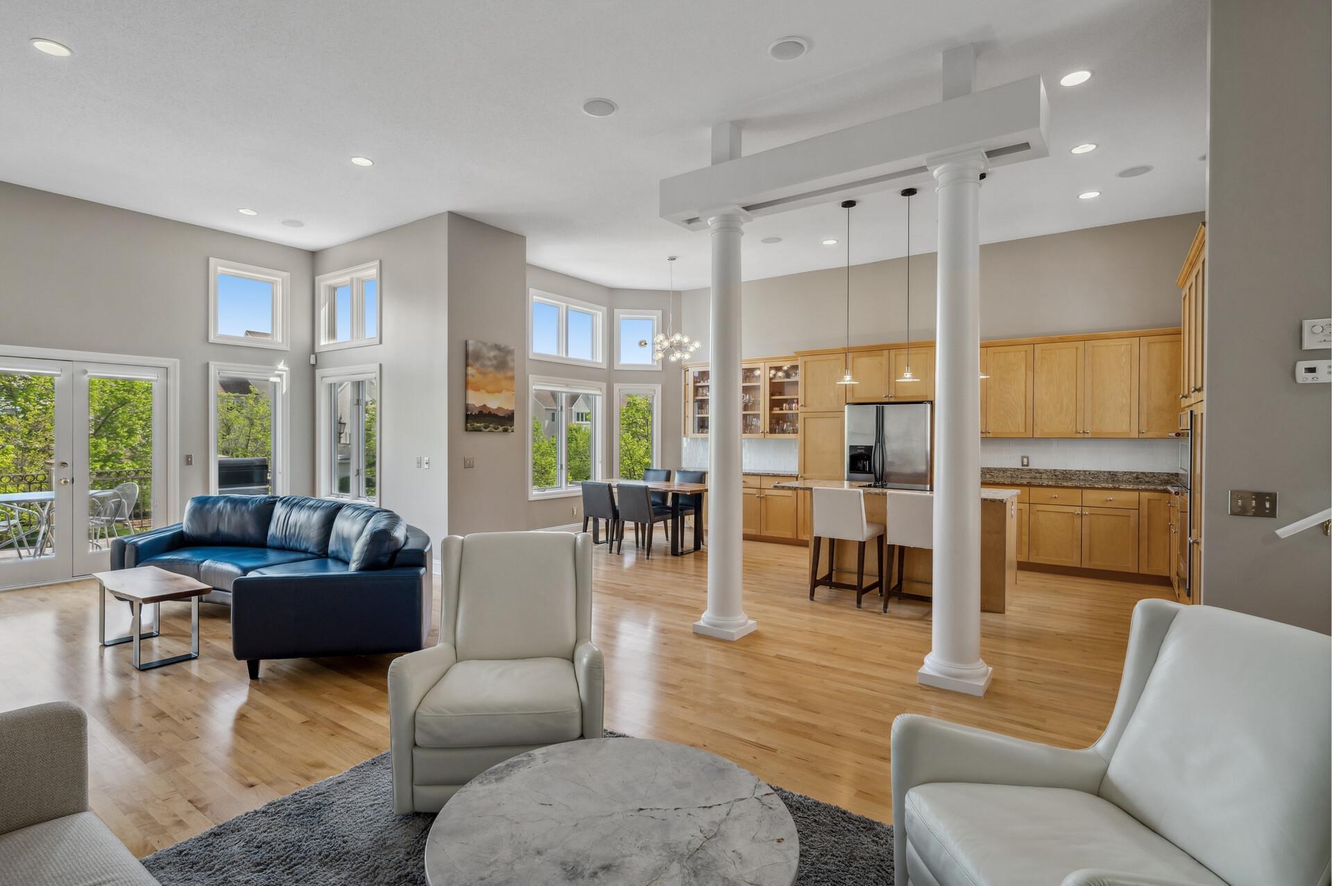 Minneapolis, Minnesota, 55401, United States, 4 Bedrooms Bedrooms, ,4 BathroomsBathrooms,Residential,Active,2003546