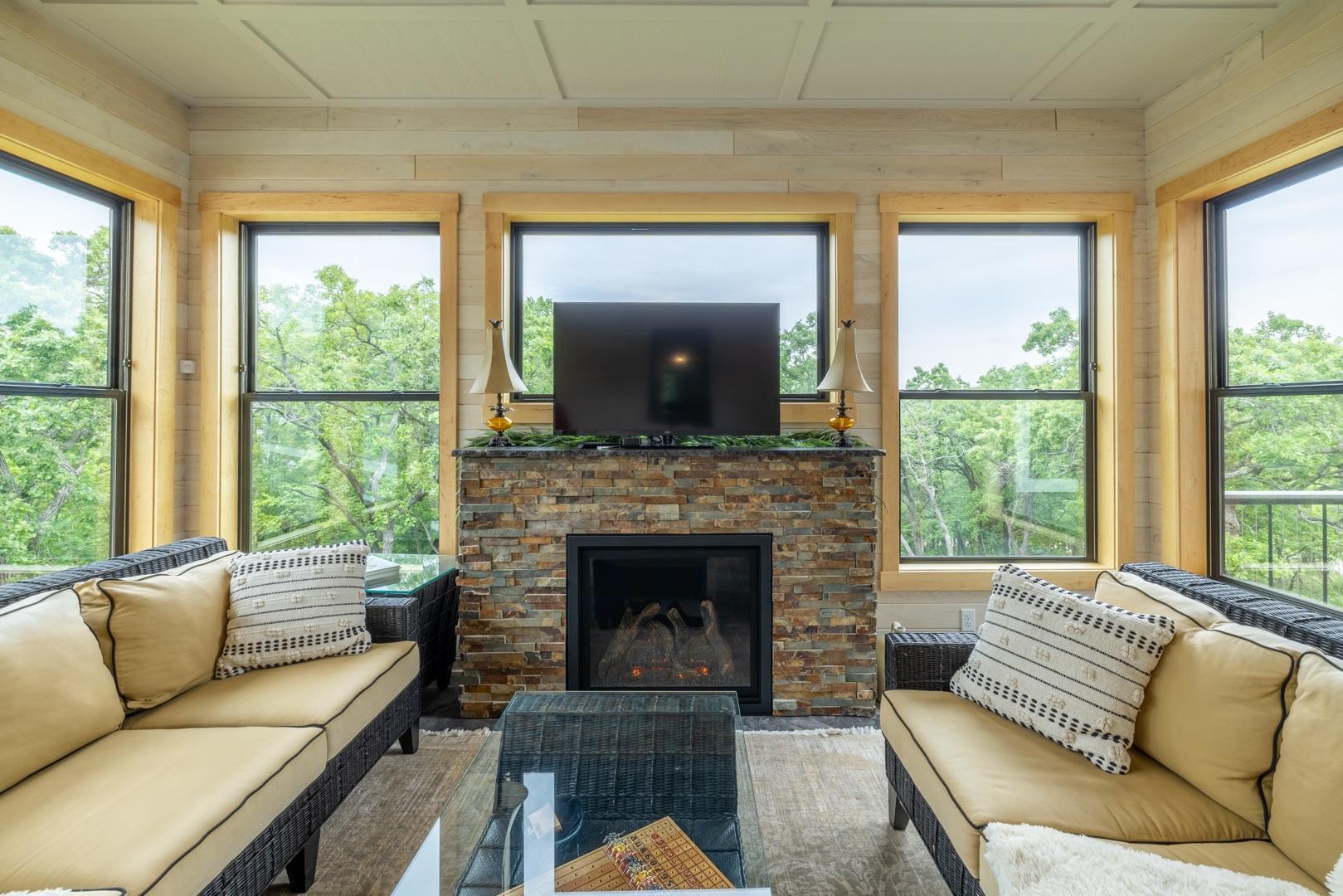 Rochester, Minnesota, 55902, United States, 4 Bedrooms Bedrooms, ,4 BathroomsBathrooms,Residential,Active,1853329