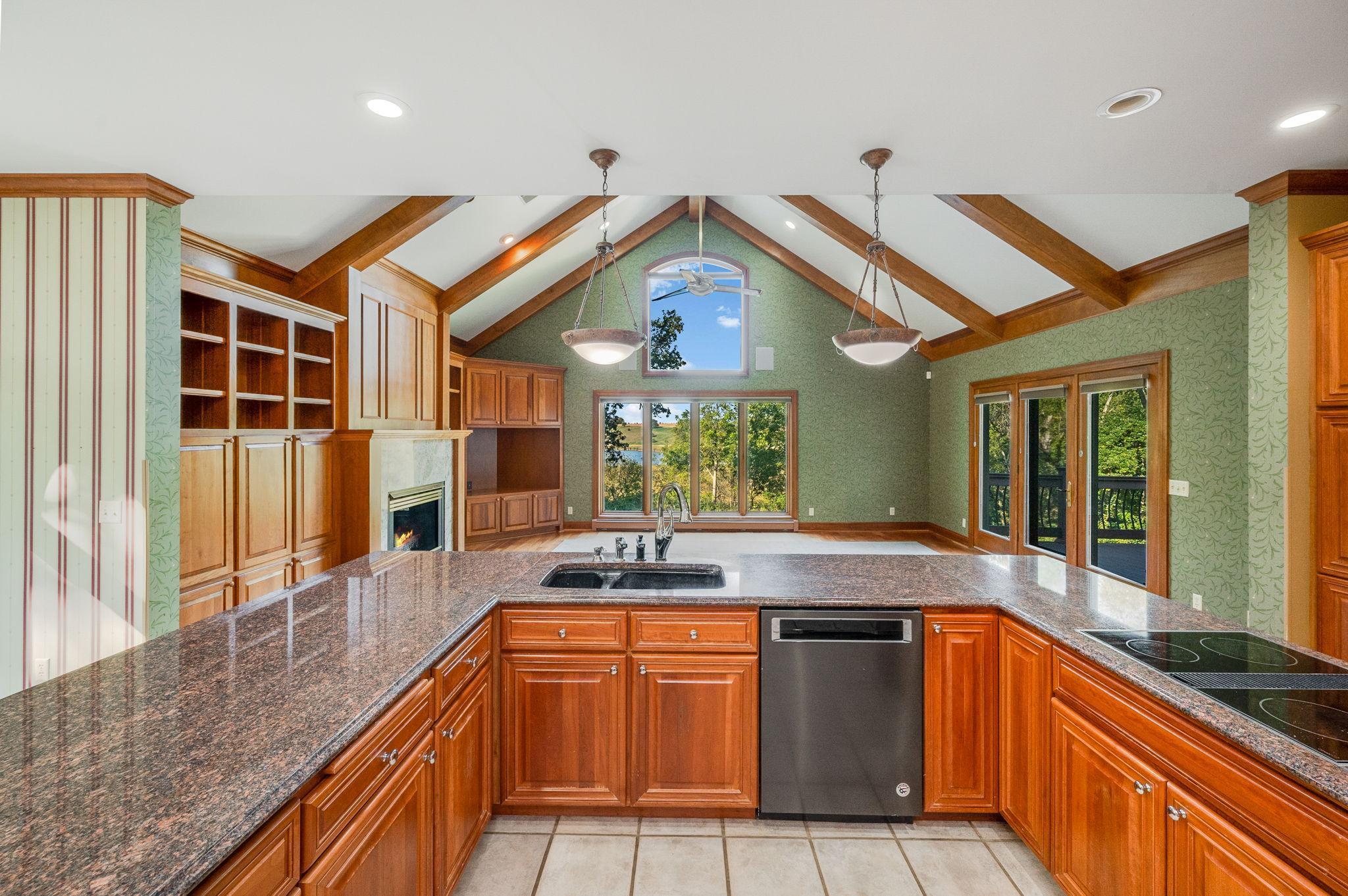 Fairmont, Minnesota, 56031, United States, 5 Bedrooms Bedrooms, ,6 BathroomsBathrooms,Residential,Active,1953012