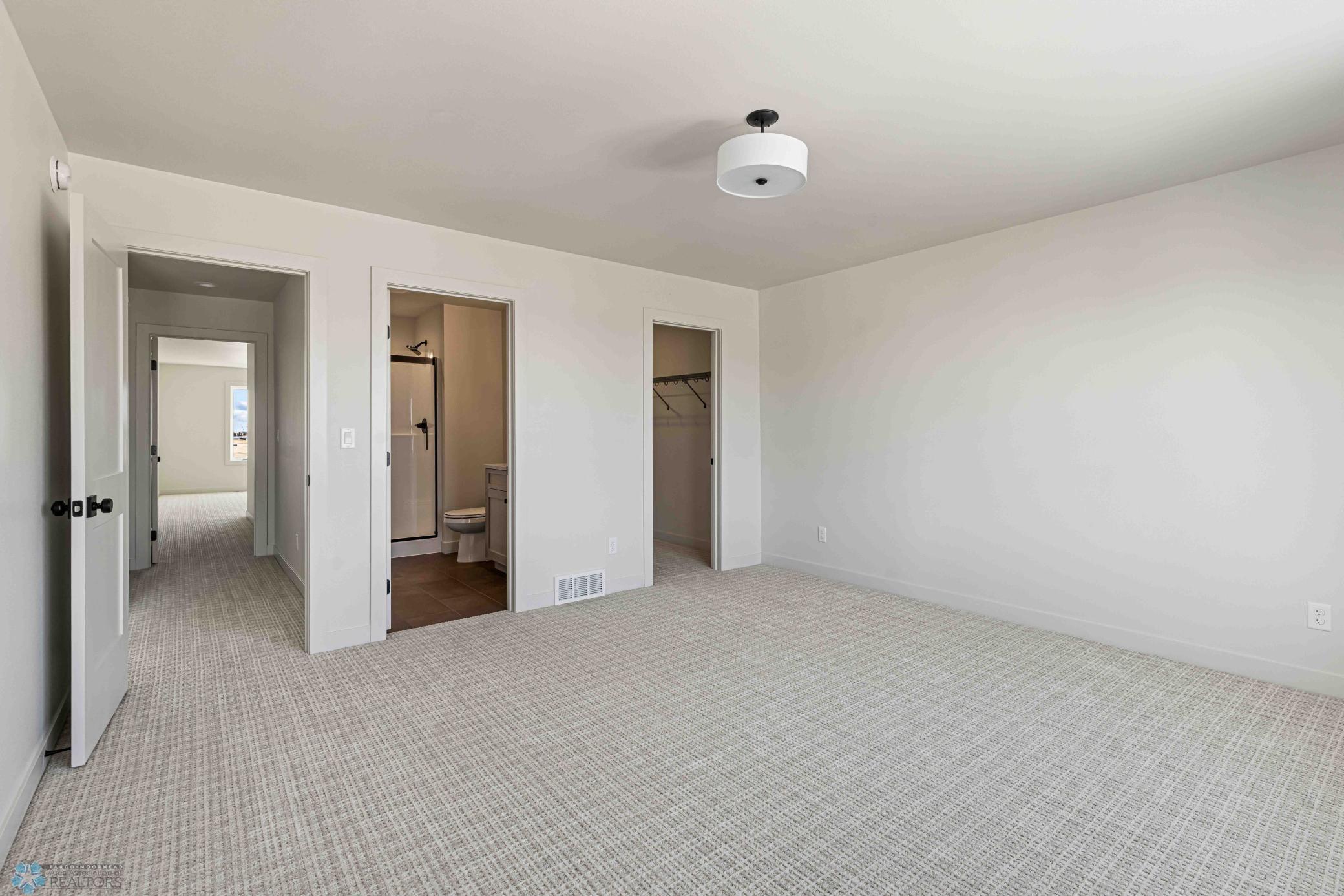 Fargo, North Dakota, 58104, United States, 6 Bedrooms Bedrooms, ,6 BathroomsBathrooms,Residential,Active,1762841