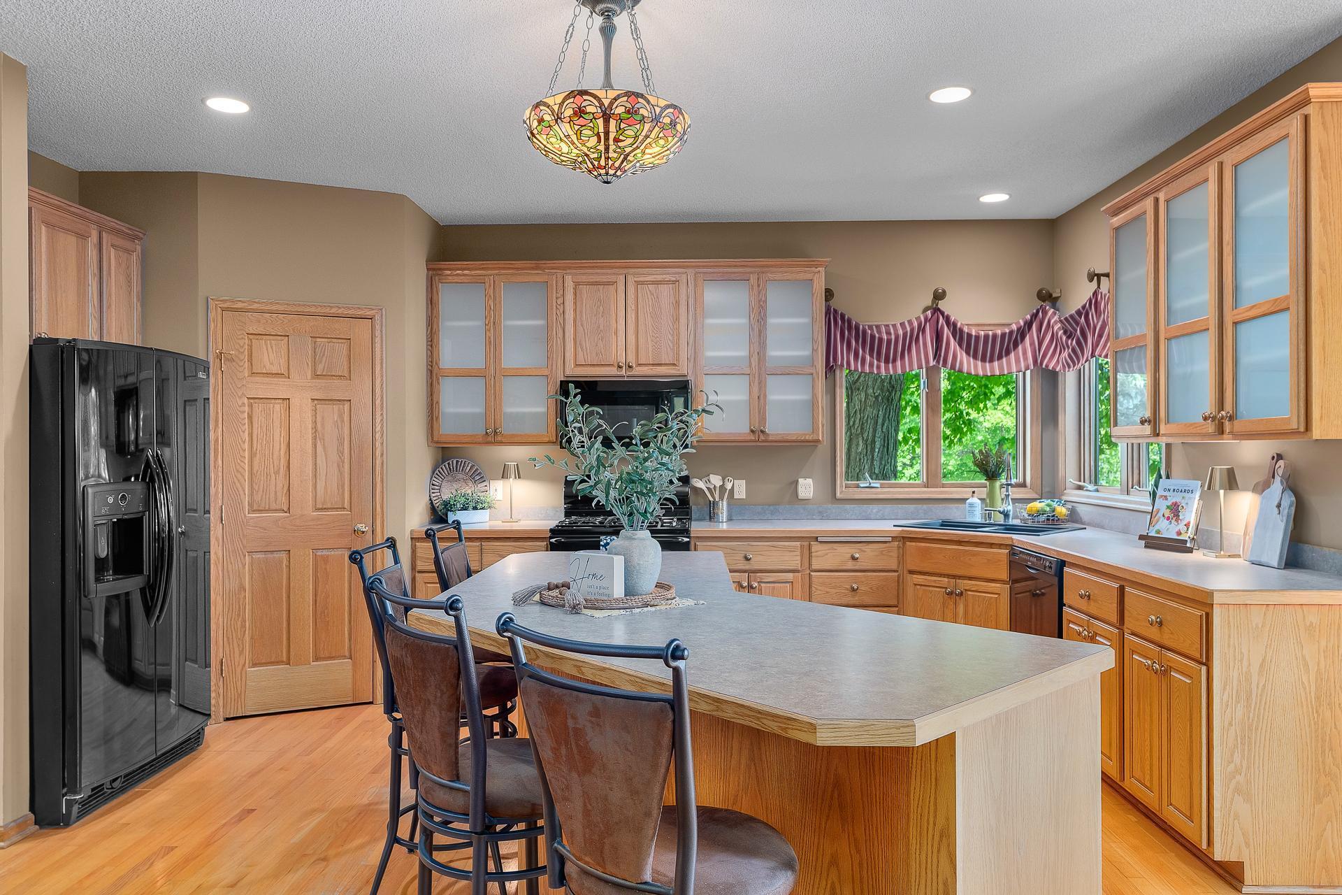 Prior Lake, Minnesota, 55372, United States, 4 Bedrooms Bedrooms, ,4 BathroomsBathrooms,Residential,Active,1995257