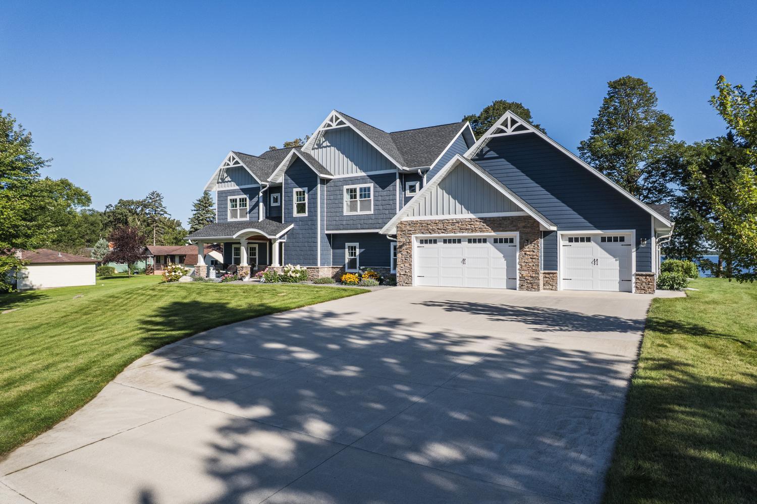 Detroit Lakes, Minnesota, 56501, United States, 6 Bedrooms Bedrooms, ,4 BathroomsBathrooms,Residential,Active,1798172