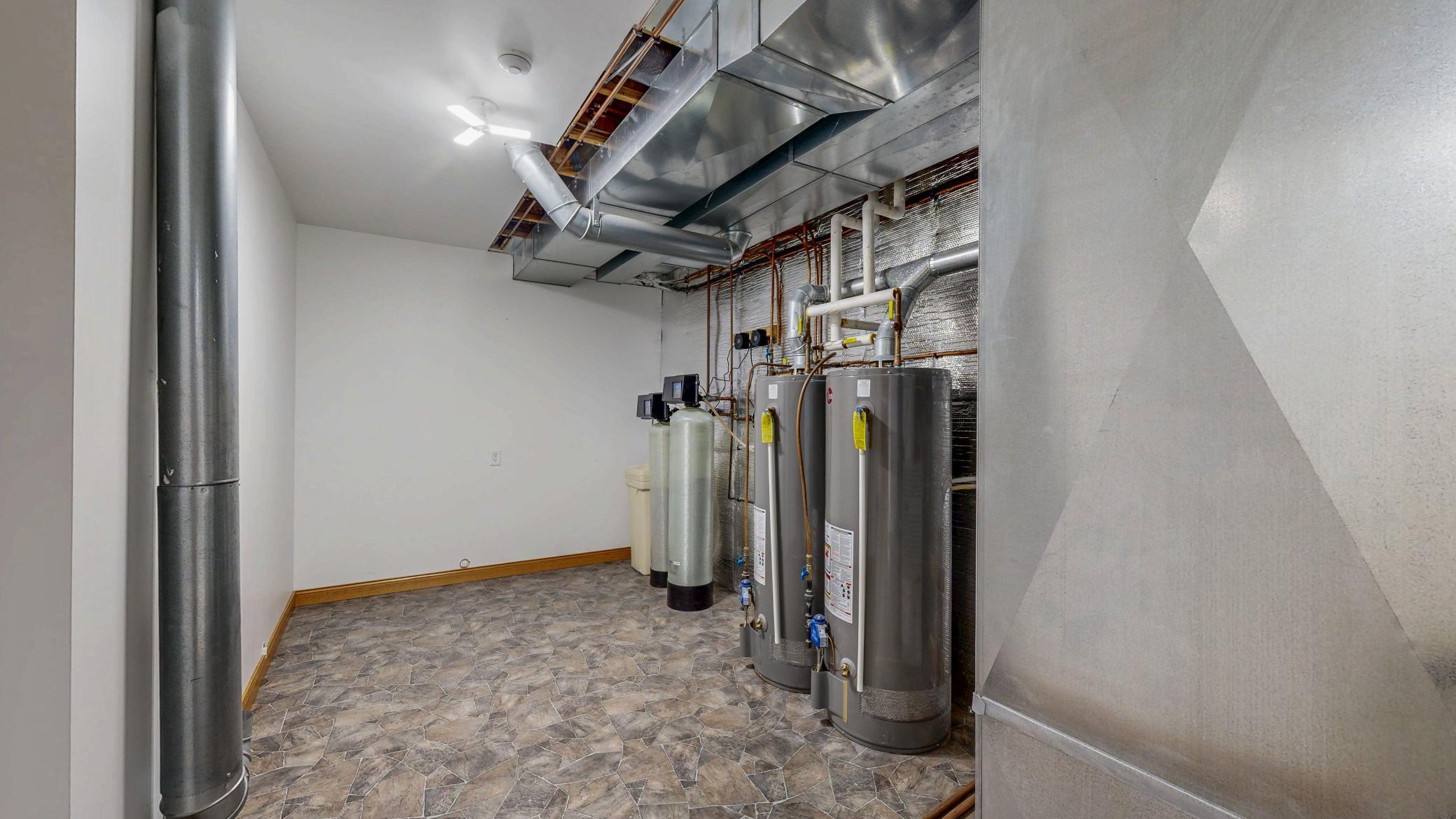 Rochester, Minnesota, 55902, United States, 5 Bedrooms Bedrooms, ,4 BathroomsBathrooms,Residential,Active,1902957