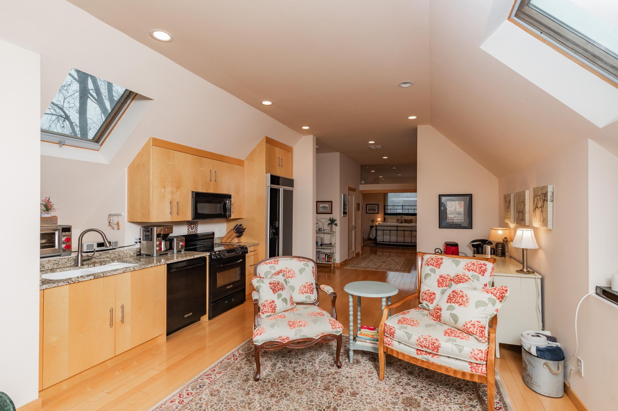 Saint Paul, Minnesota, 55105, United States, 6 Bedrooms Bedrooms, ,5 BathroomsBathrooms,Residential,Pending,2011867