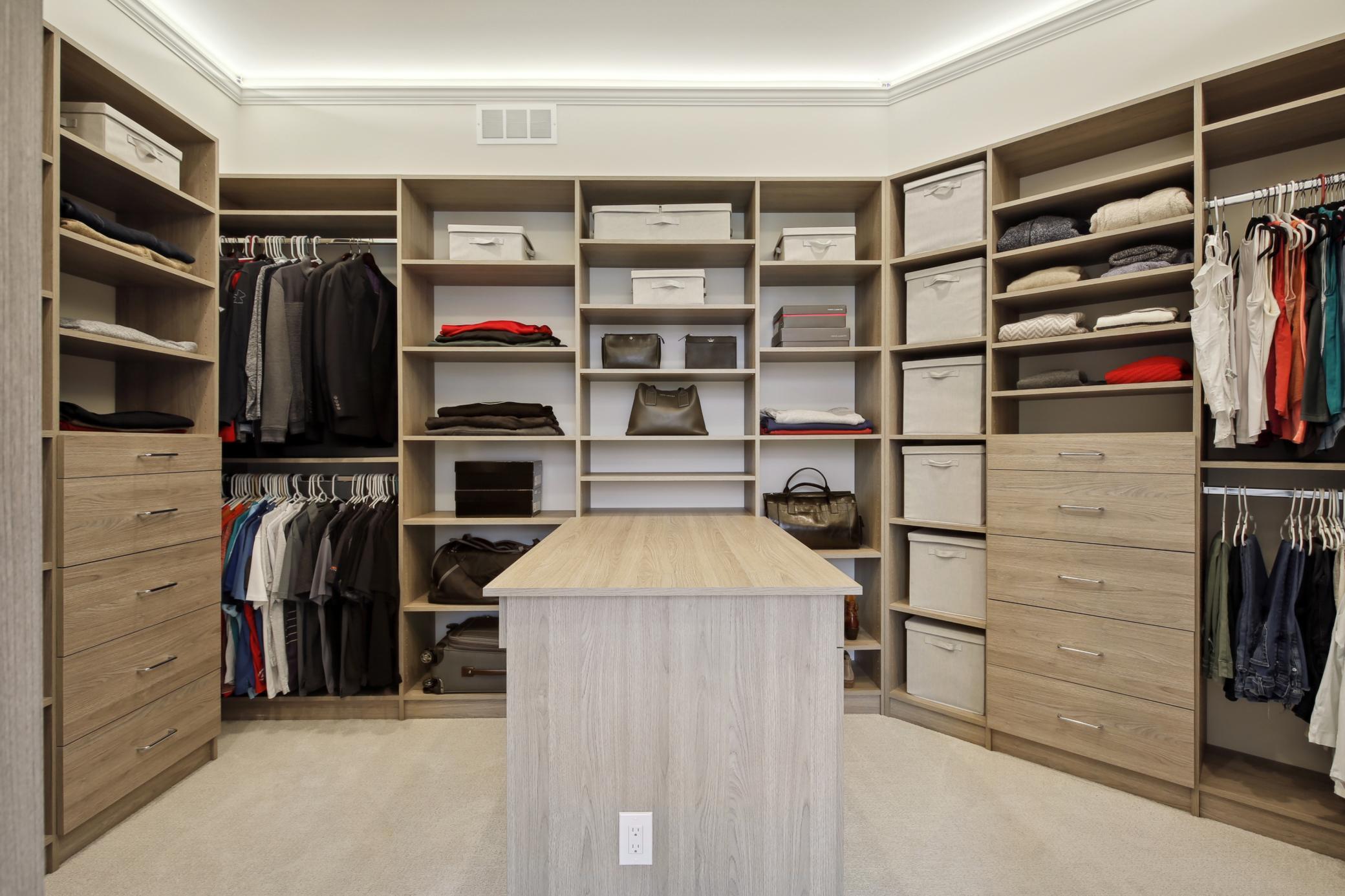 Eagan, Minnesota, 55123, United States, 5 Bedrooms Bedrooms, ,6 BathroomsBathrooms,Residential,Active,1944081