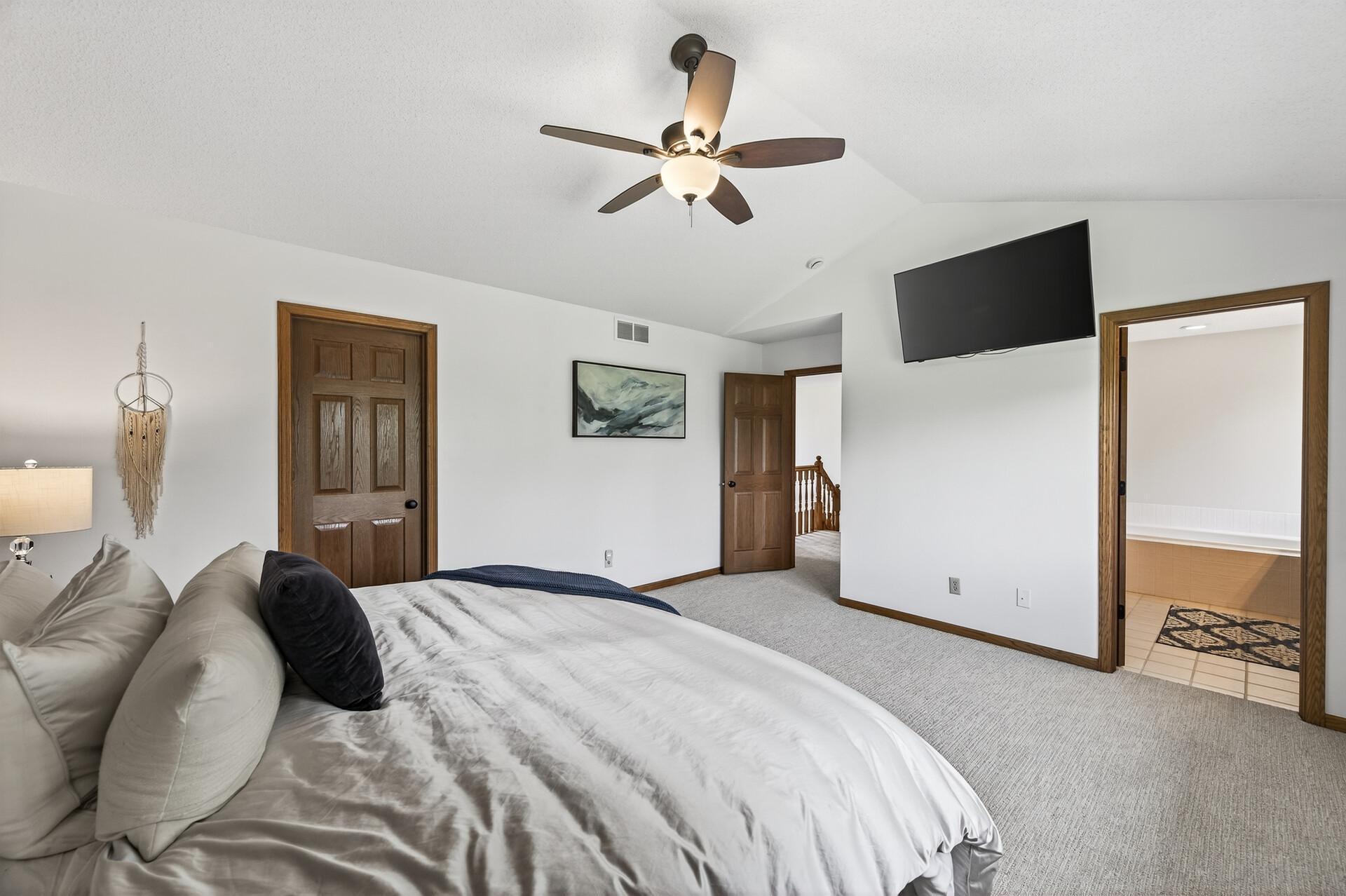 Lindstrom, Minnesota, 55045, United States, 5 Bedrooms Bedrooms, ,4 BathroomsBathrooms,Residential,Active,1920250