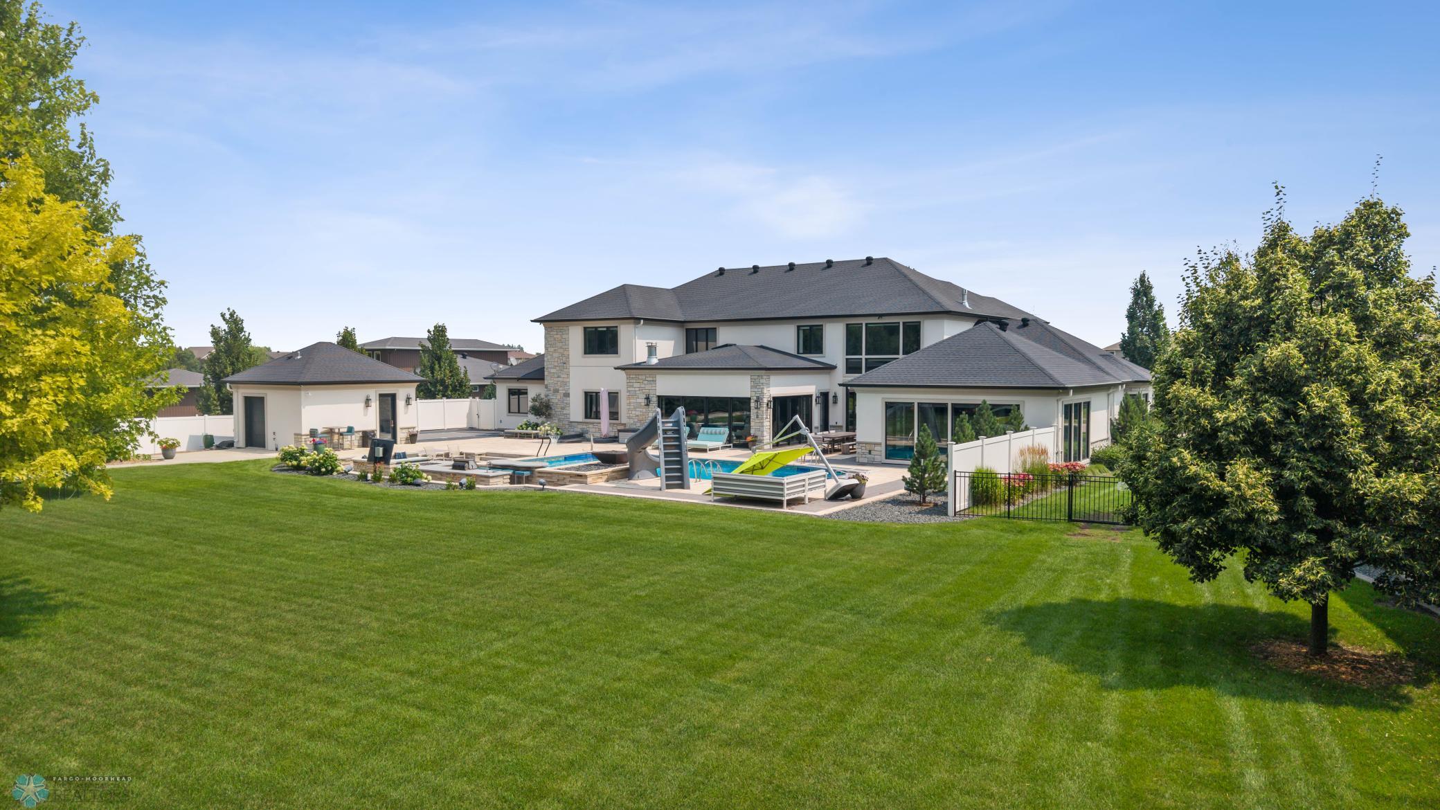 Fargo, North Dakota, 58104, United States, 5 Bedrooms Bedrooms, ,7 BathroomsBathrooms,Residential,Active,1941361