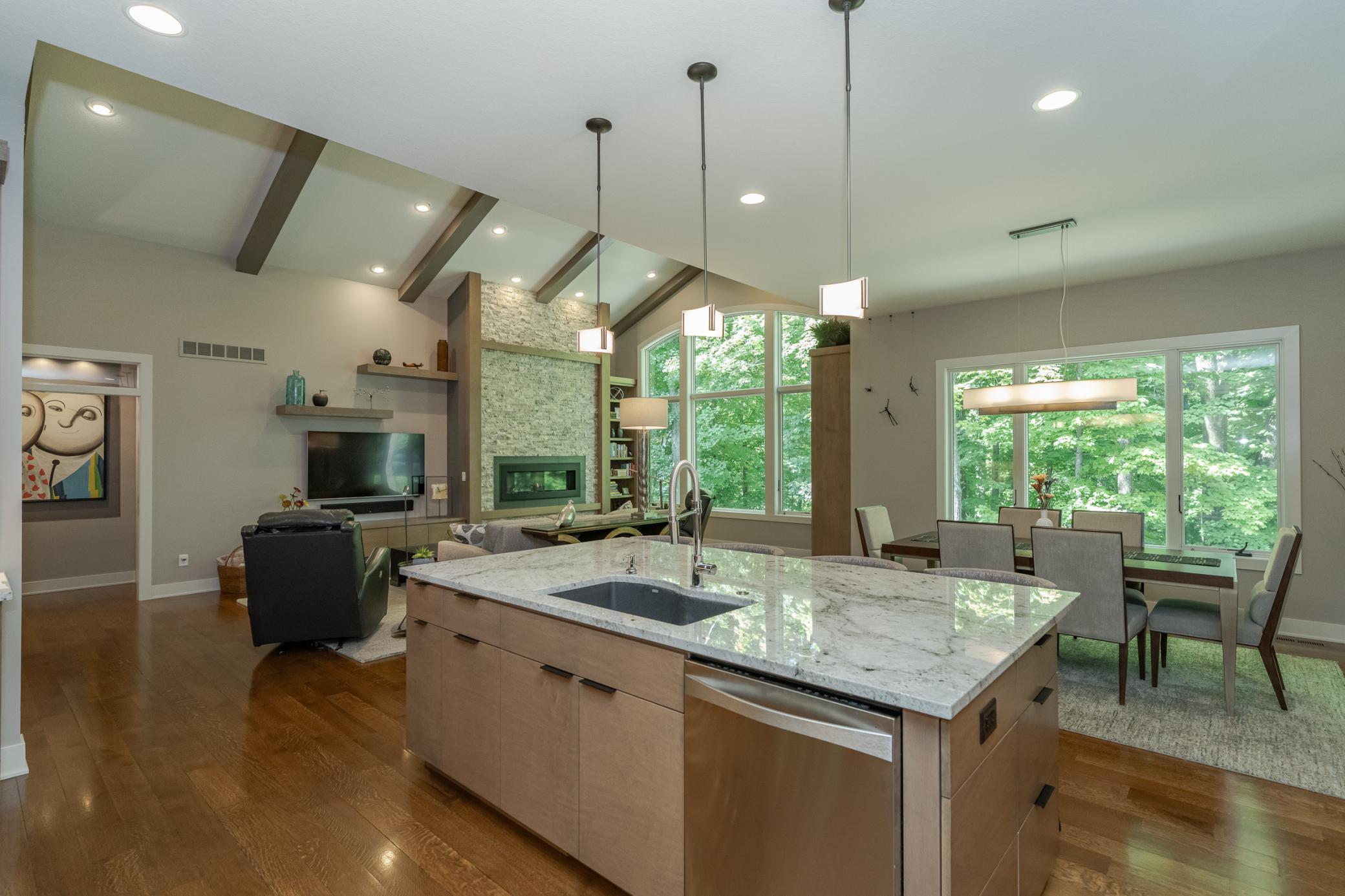 Rochester, Minnesota, 55902, United States, 4 Bedrooms Bedrooms, ,3 BathroomsBathrooms,Residential,Active,1905106