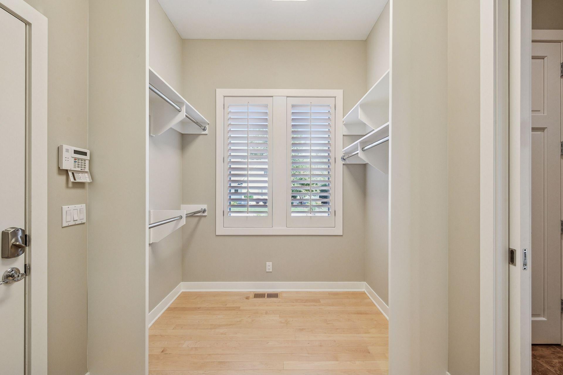 Minneapolis, Minnesota, 55439, United States, 5 Bedrooms Bedrooms, ,5 BathroomsBathrooms,Residential,Active,1944273