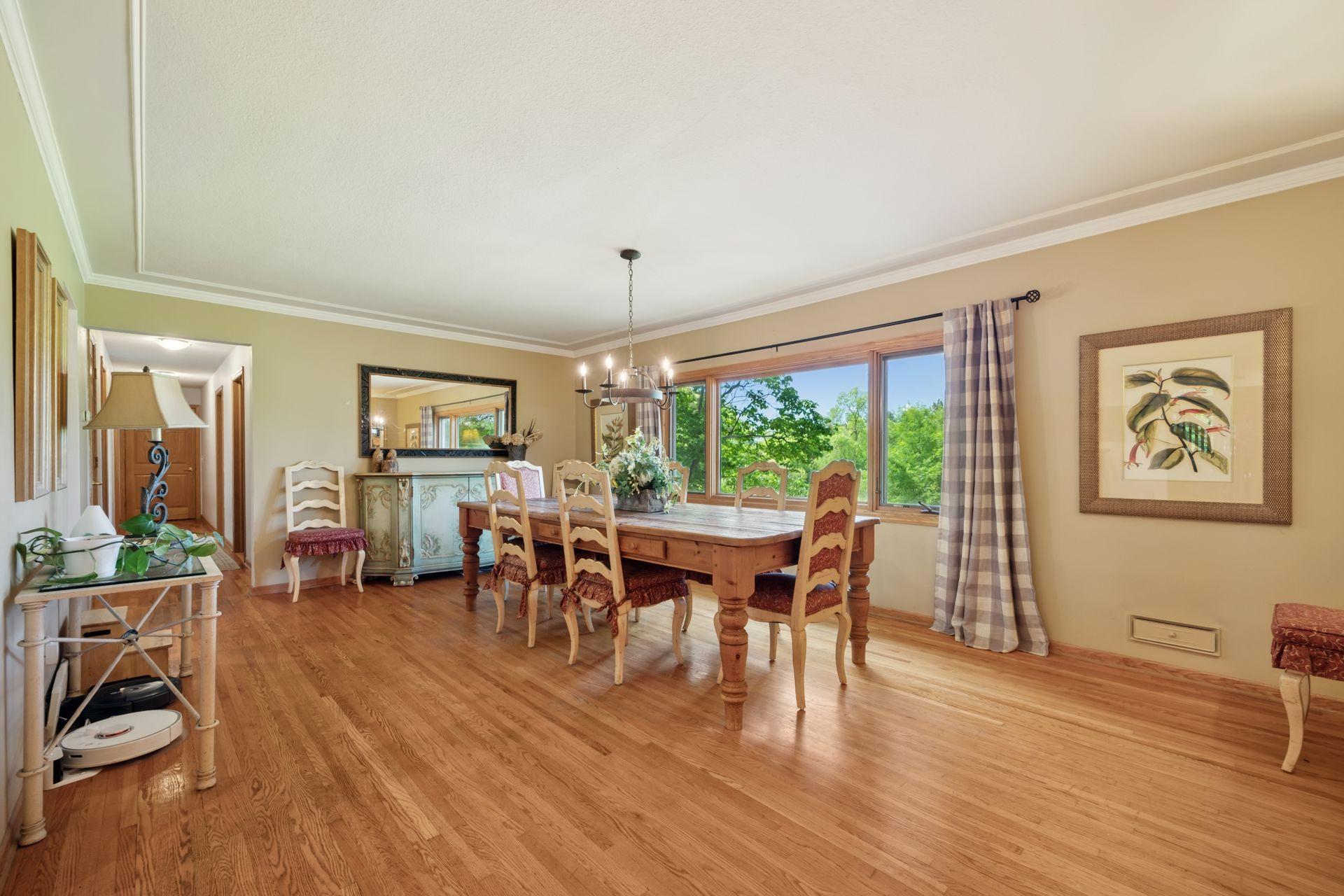 Wayzata, Minnesota, 55391, United States, 5 Bedrooms Bedrooms, ,4 BathroomsBathrooms,Residential,Active,2008341