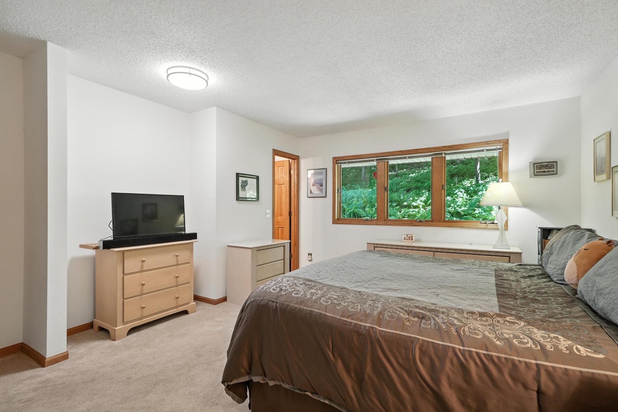 Orono, Minnesota, 55391, United States, 4 Bedrooms Bedrooms, ,3 BathroomsBathrooms,Residential,Active,1999170