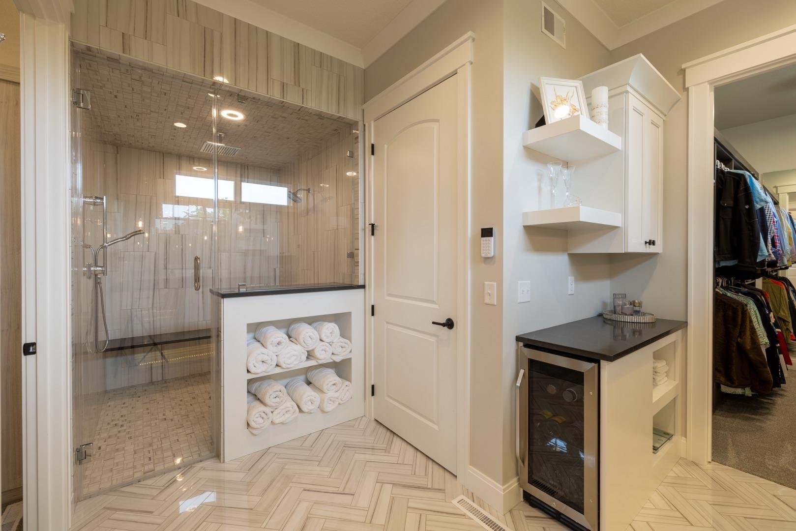 Rochester, Minnesota, 55902, United States, 4 Bedrooms Bedrooms, ,4 BathroomsBathrooms,Residential,Active,1853329