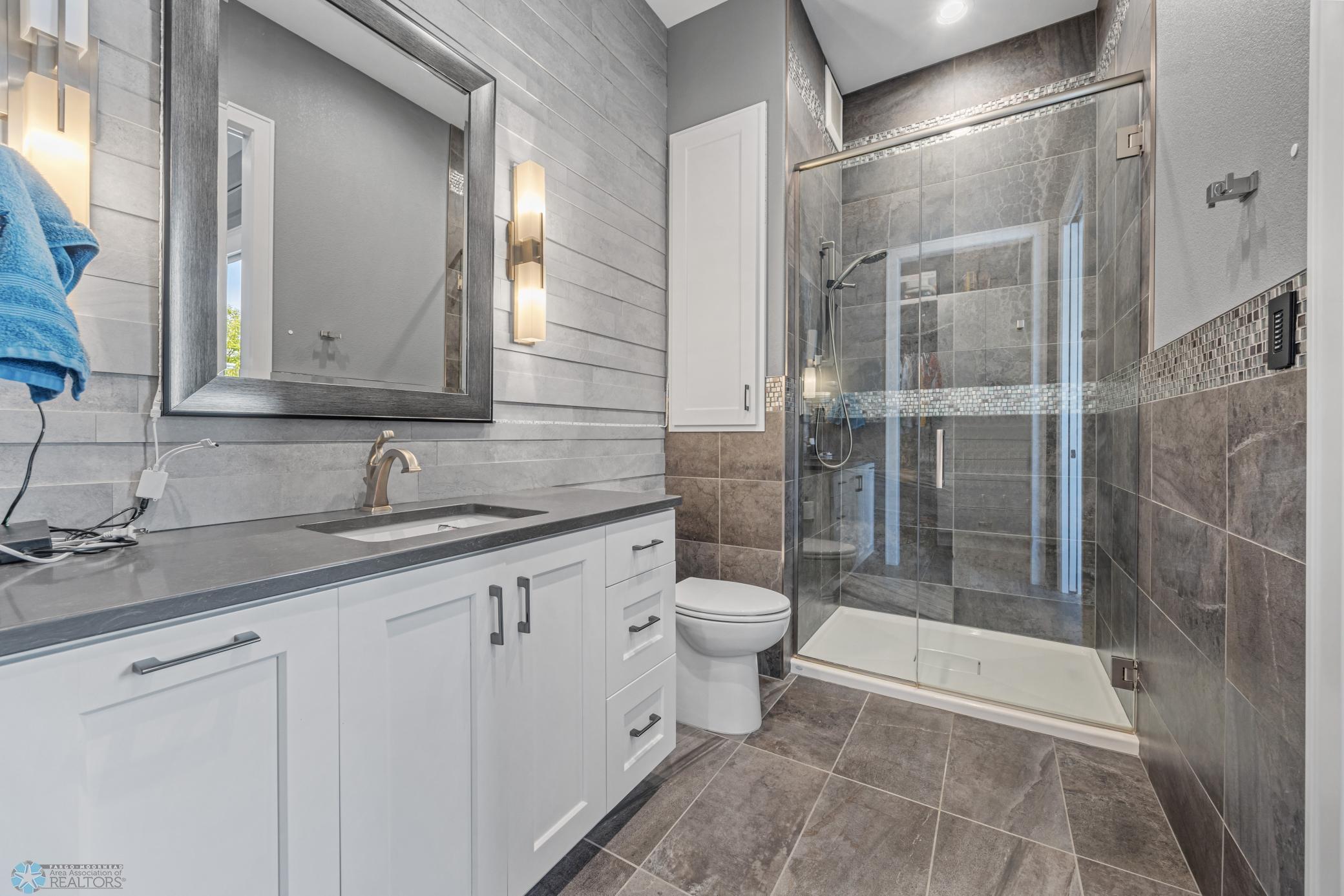 Fargo, North Dakota, 58104, United States, 5 Bedrooms Bedrooms, ,7 BathroomsBathrooms,Residential,Active,1941361