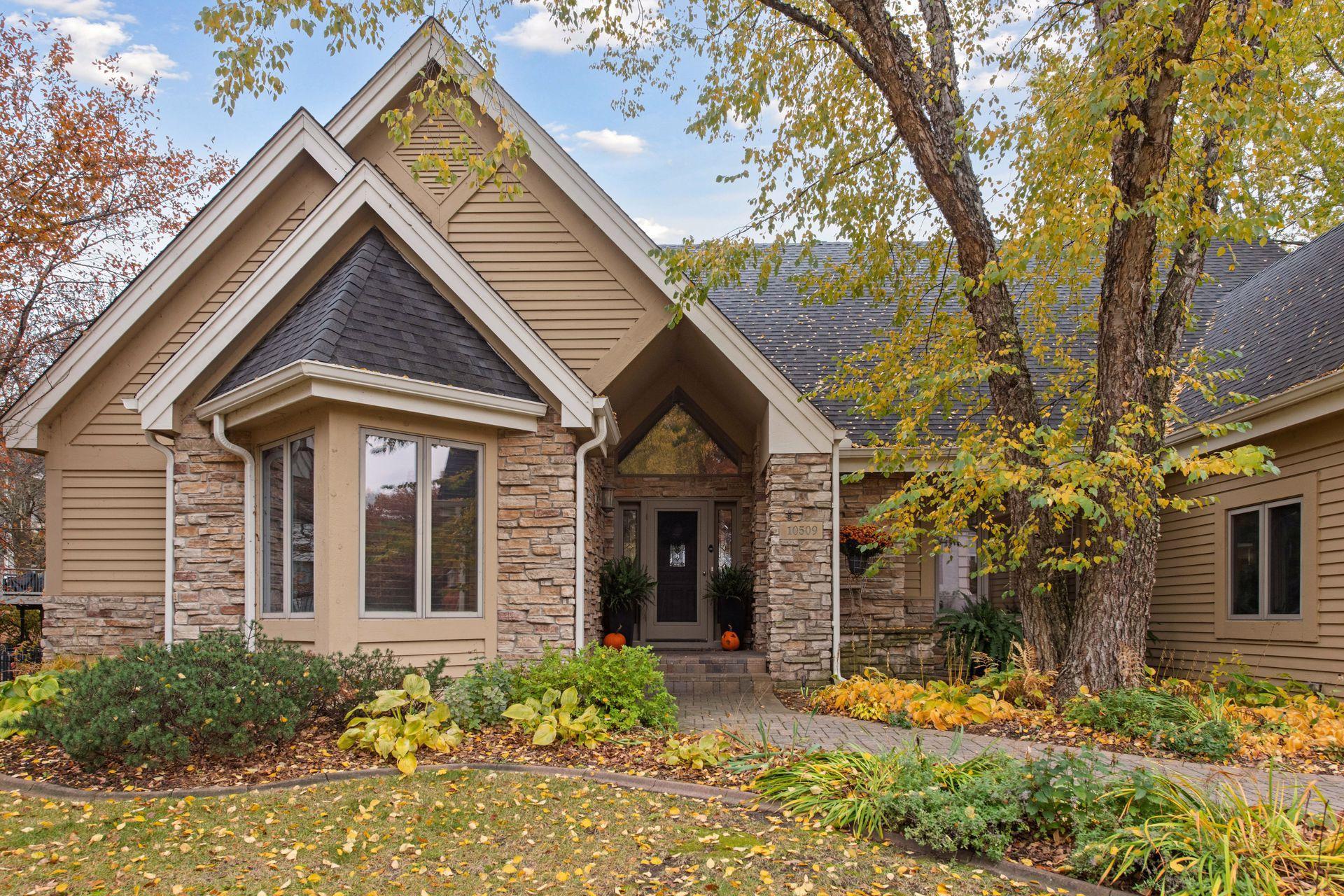 Eden Prairie, Minnesota, 55347, United States, 4 Bedrooms Bedrooms, ,5 BathroomsBathrooms,Residential,Active,1959538