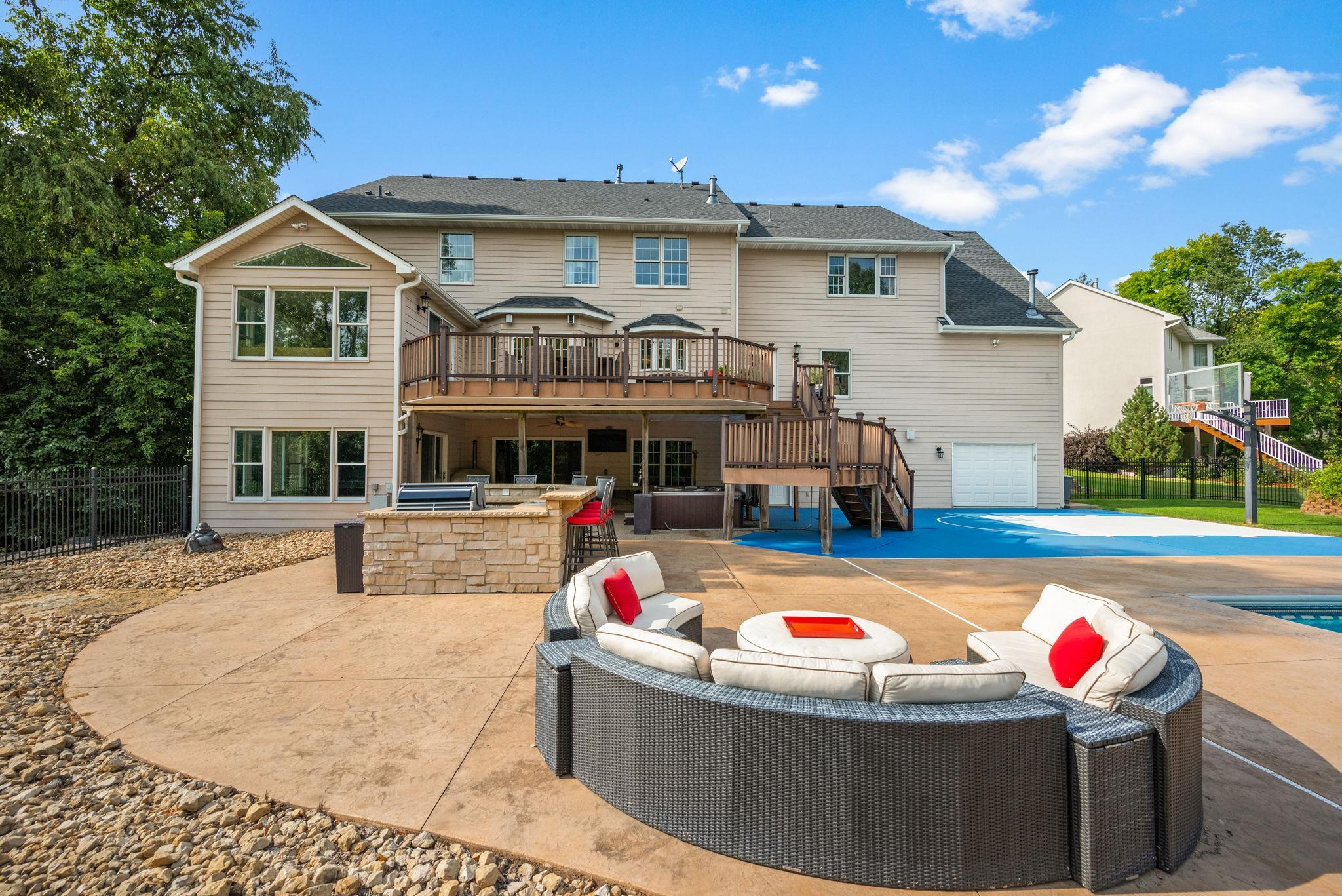 West Saint Paul, Minnesota, 55118, United States, 5 Bedrooms Bedrooms, ,5 BathroomsBathrooms,Residential,Active,2013431