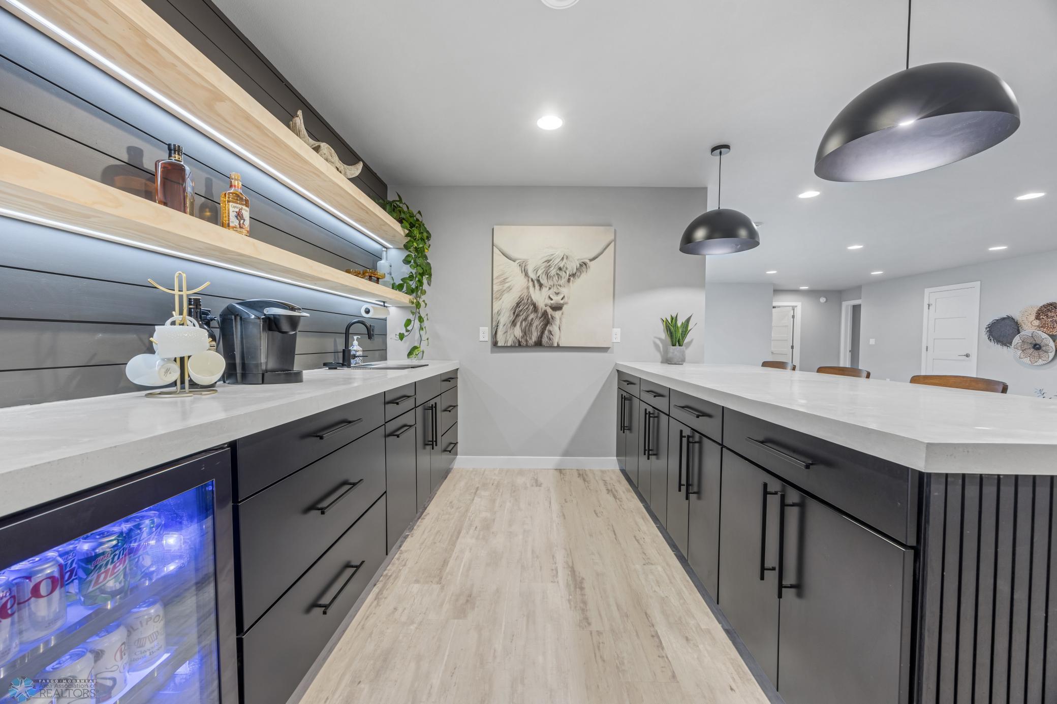 Oxbow, North Dakota, 58047, United States, 5 Bedrooms Bedrooms, ,3 BathroomsBathrooms,Residential,Active,1926894