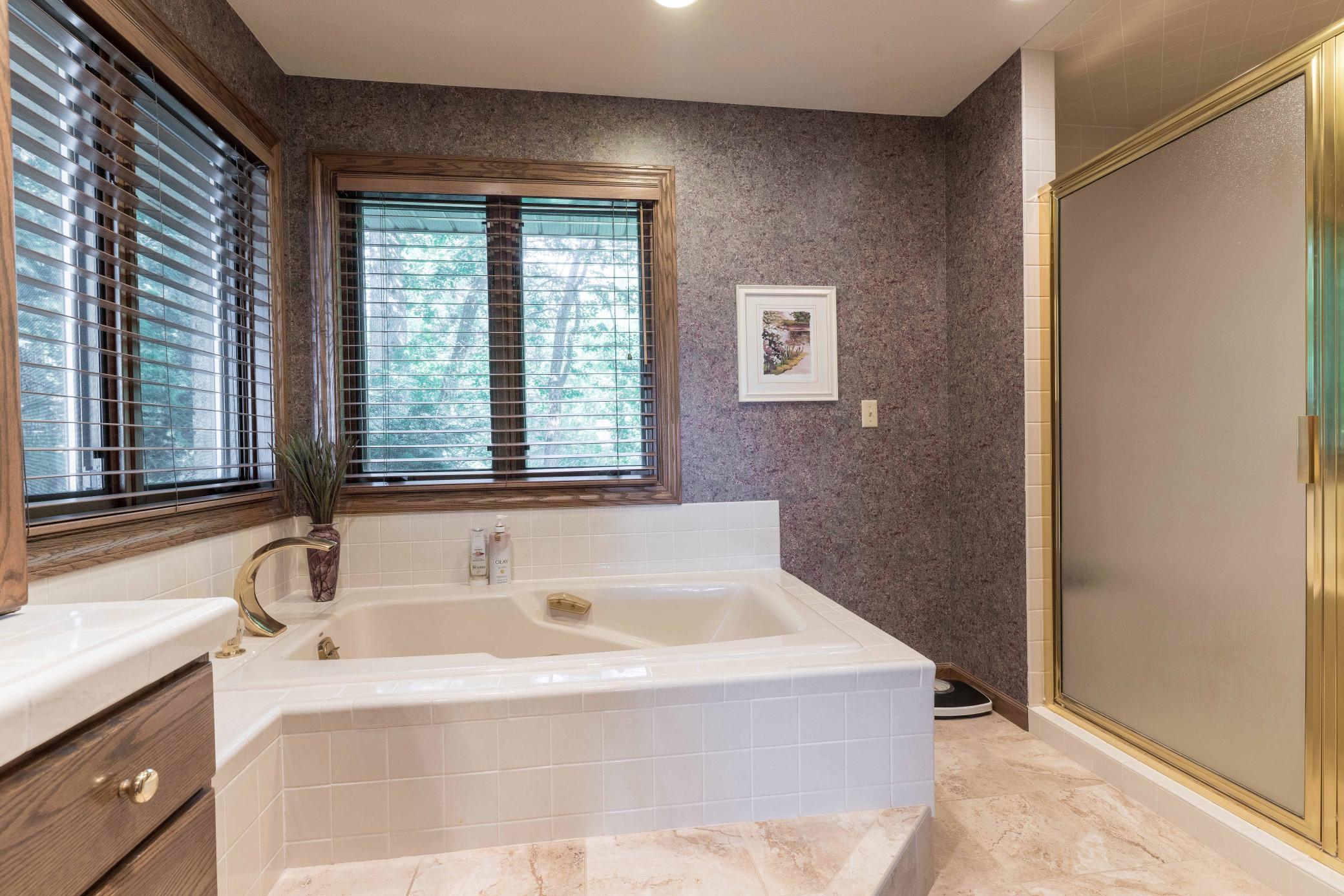 Alexandria, Minnesota, 56308, United States, 4 Bedrooms Bedrooms, ,6 BathroomsBathrooms,Residential,Active,1964256