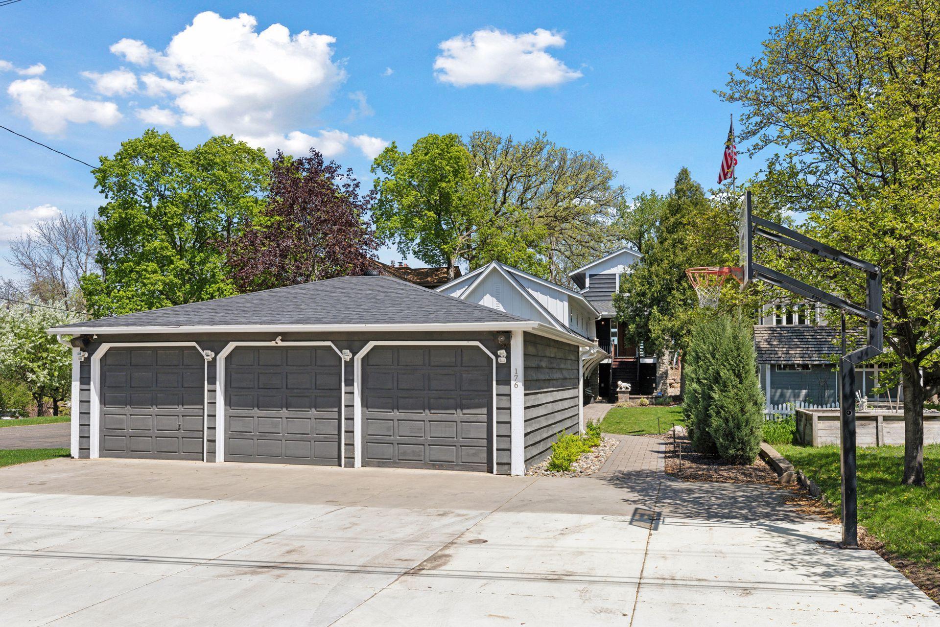 Minneapolis, Minnesota, 55441, United States, 4 Bedrooms Bedrooms, ,3 BathroomsBathrooms,Residential,Active,1953266