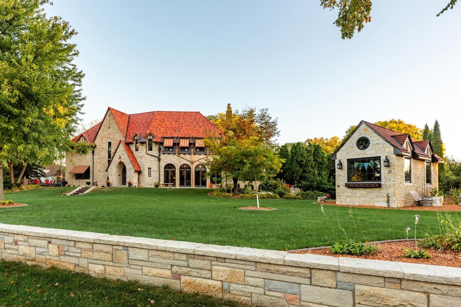 Winona, Minnesota, 55987, United States, 6 Bedrooms Bedrooms, ,6 BathroomsBathrooms,Residential,Active,1926925