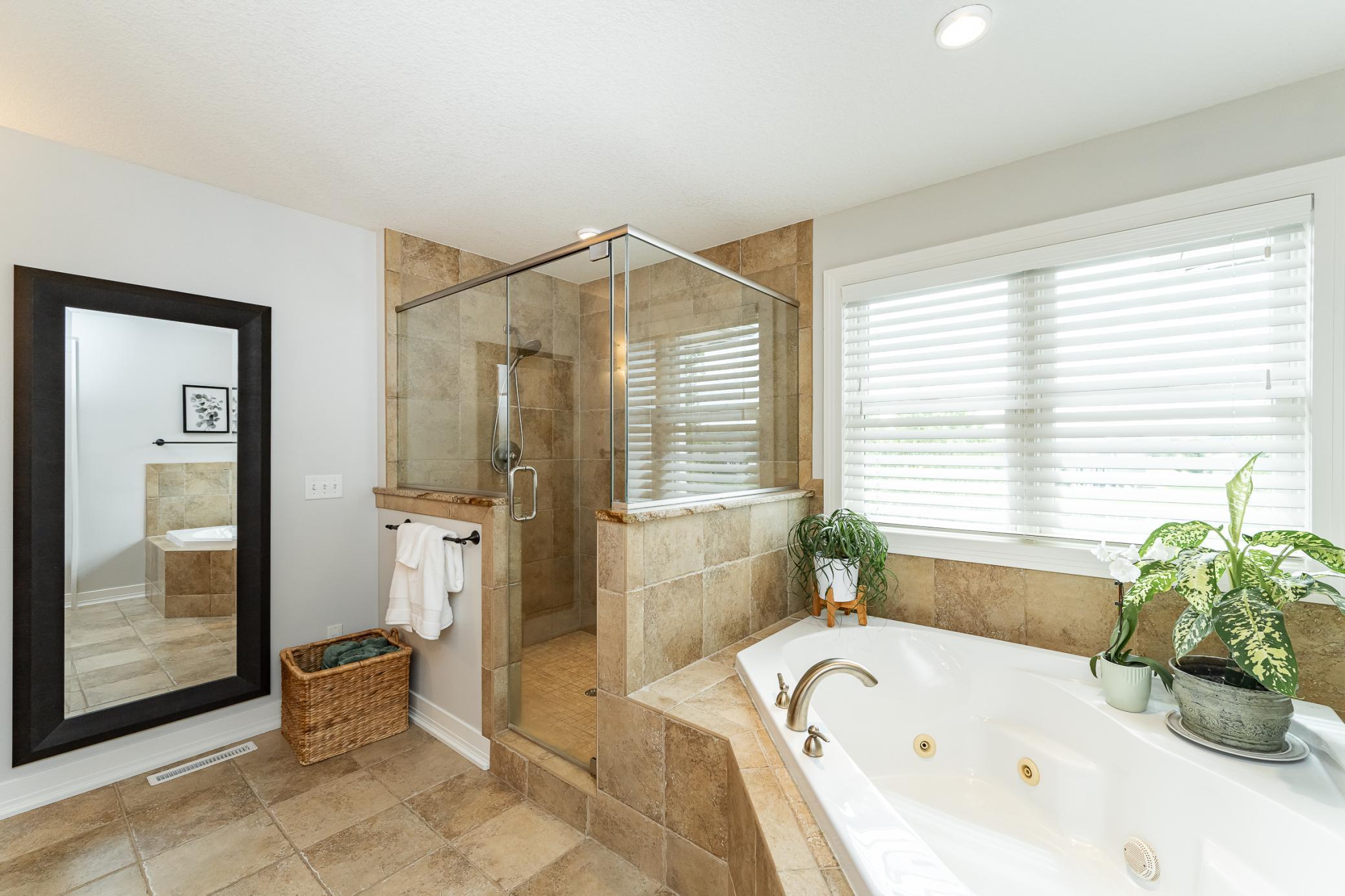 Rochester, Minnesota, 55902, United States, 6 Bedrooms Bedrooms, ,4 BathroomsBathrooms,Residential,Active,1888994