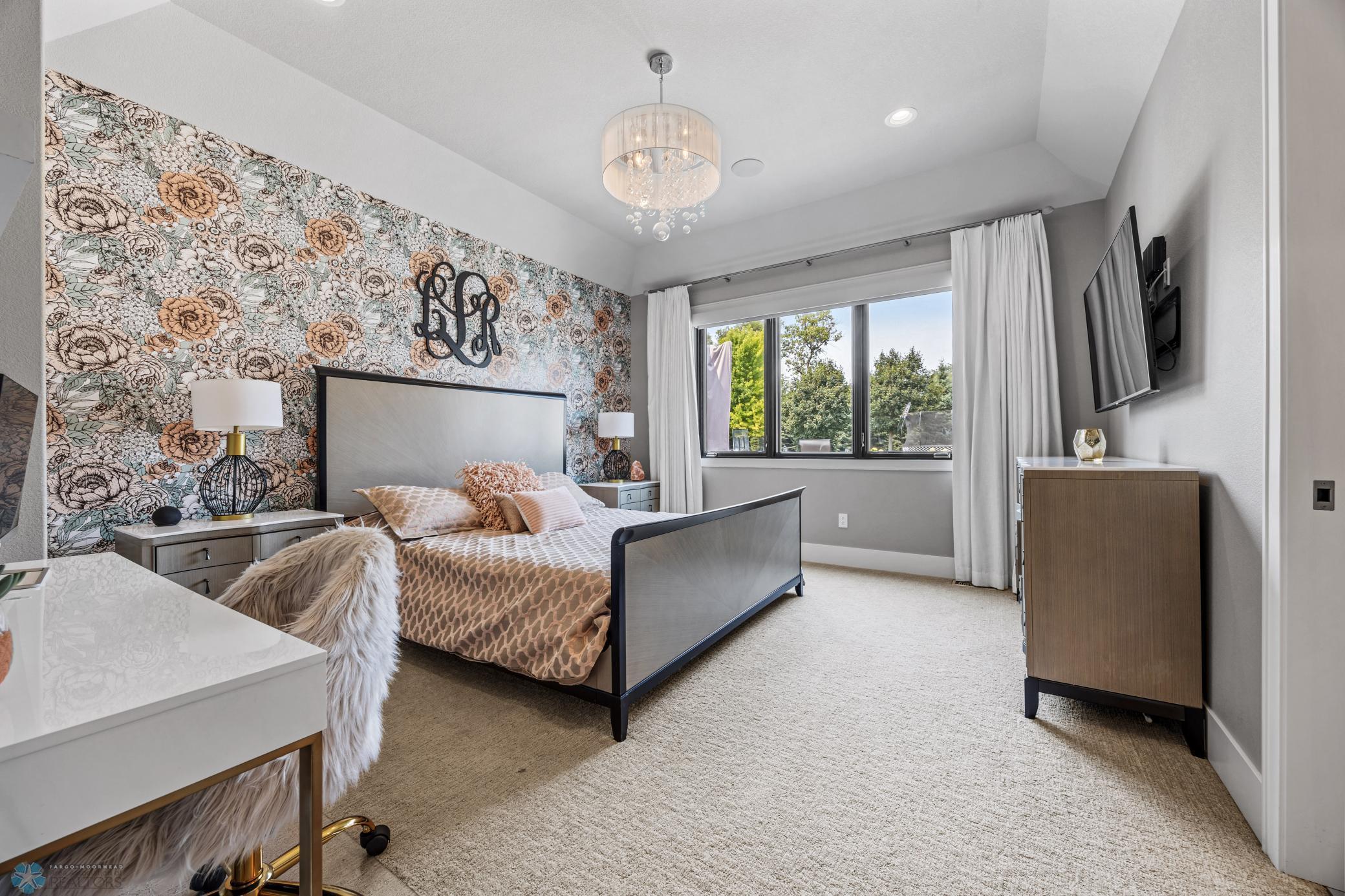 Fargo, North Dakota, 58104, United States, 5 Bedrooms Bedrooms, ,7 BathroomsBathrooms,Residential,Active,1941361