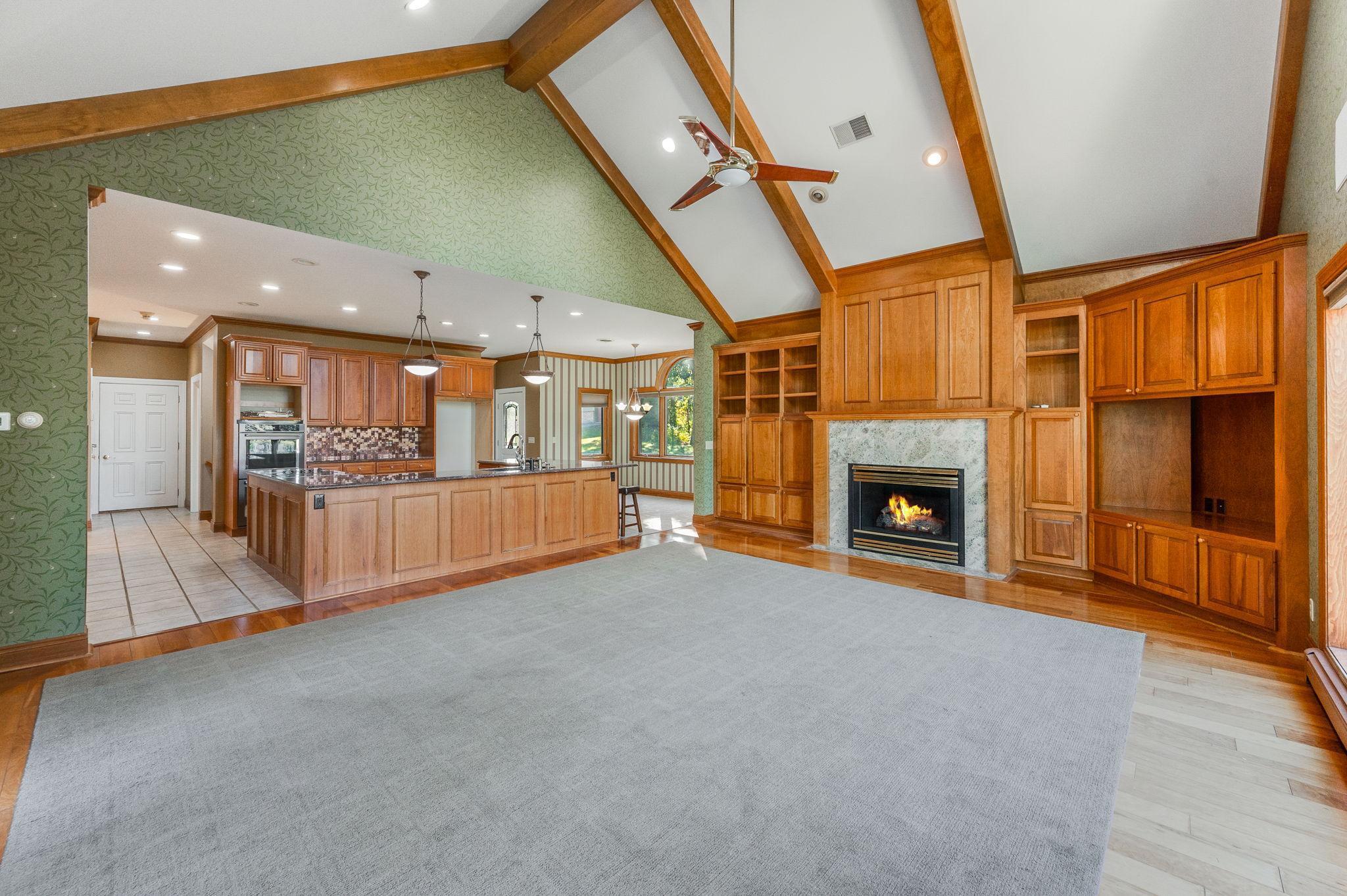 Fairmont, Minnesota, 56031, United States, 5 Bedrooms Bedrooms, ,6 BathroomsBathrooms,Residential,Active,1953012